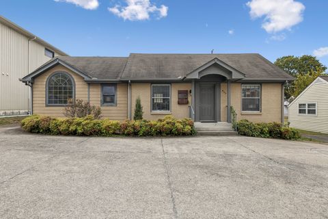 413 E Iris Dr Nashville TN 37204