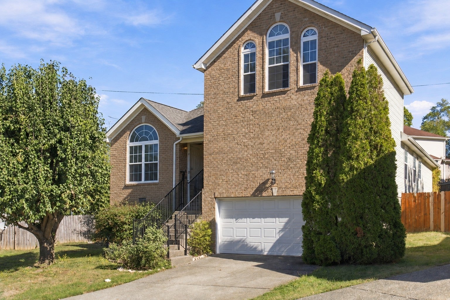 3-bed listing at 2300 Broadview Dr, Nashville