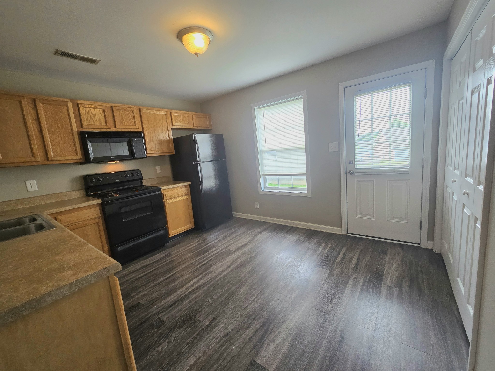 252 Executive Ave 1A