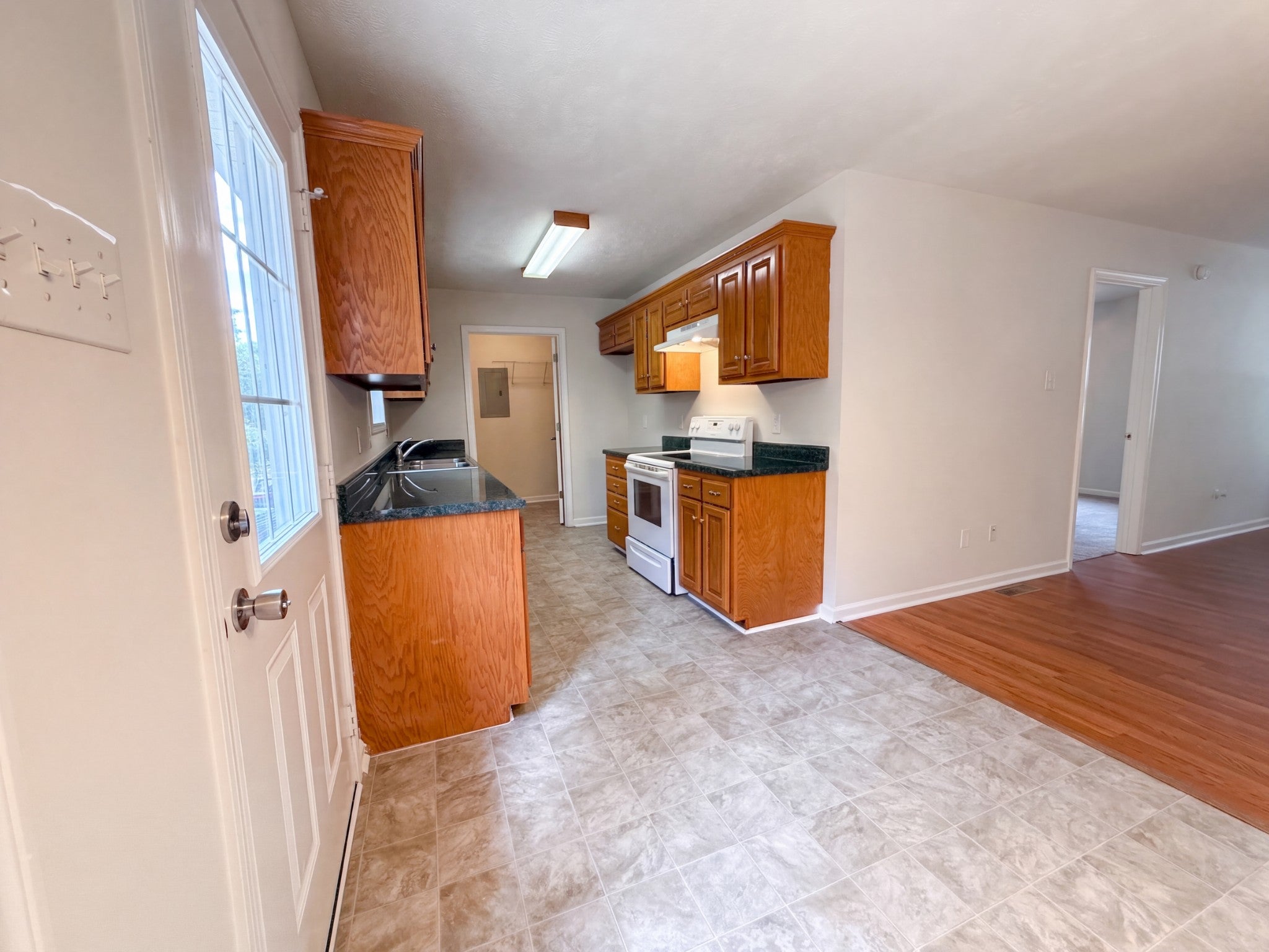 685 Douglas Ave