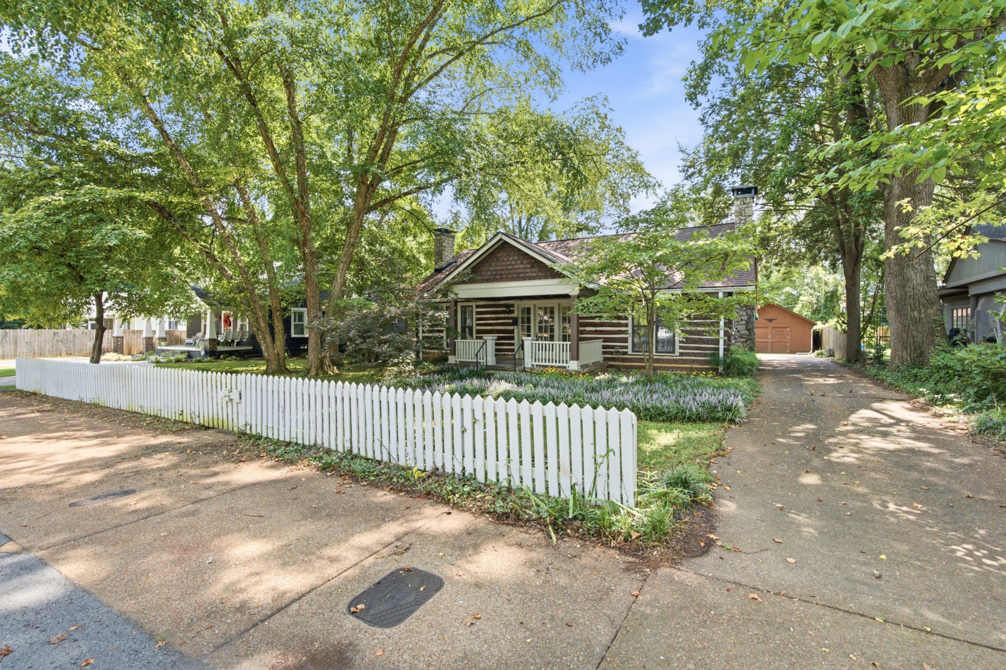 808 E Burton St E