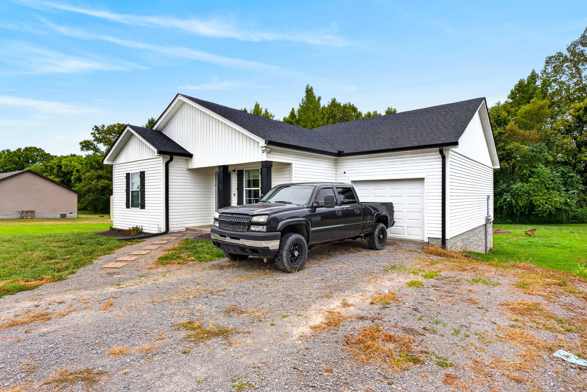 681 W Main St
