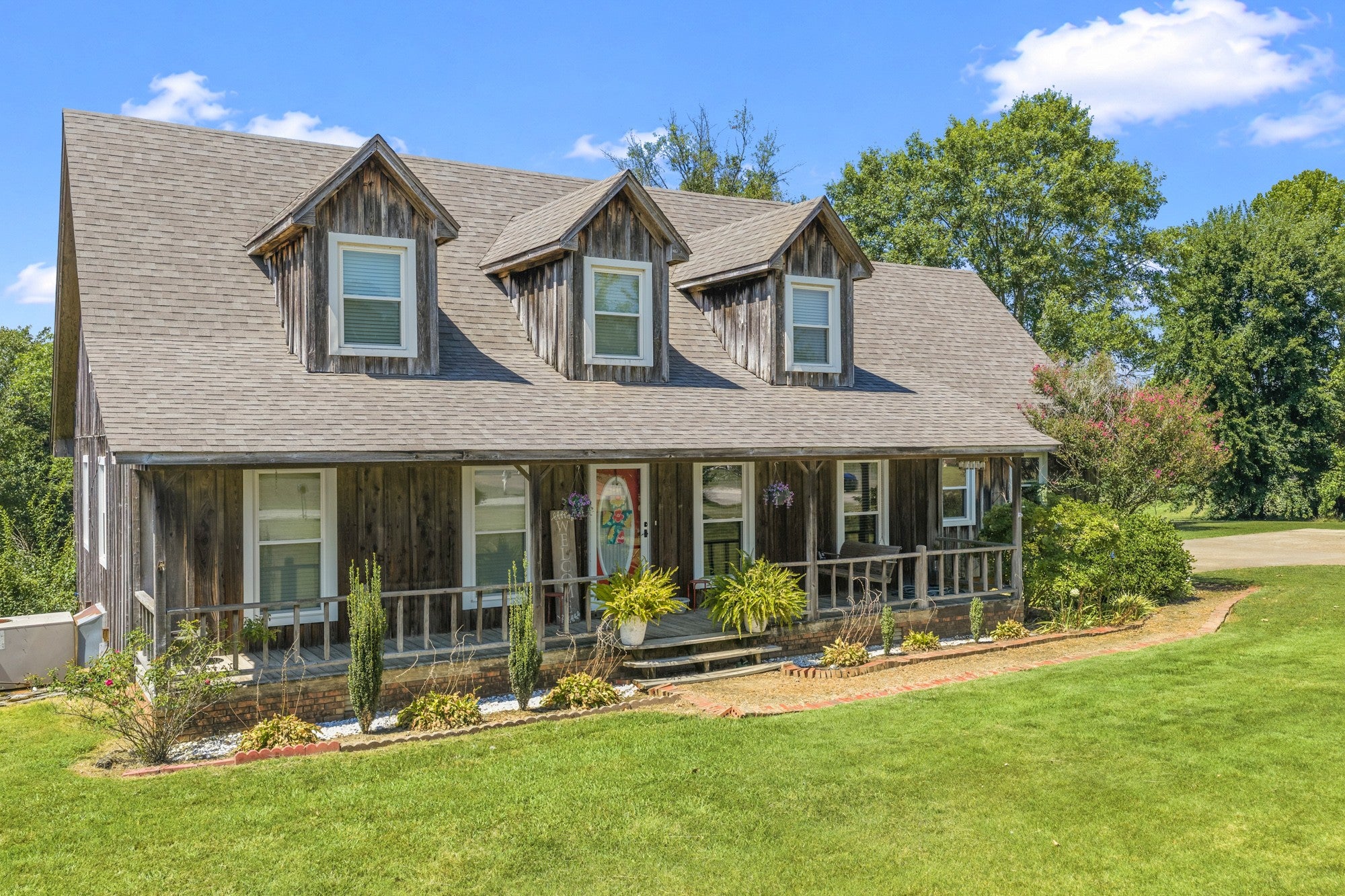 55 Evergreen Dr