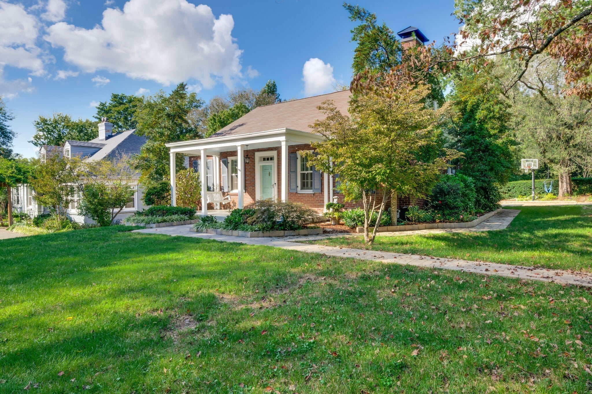 226 Woodmont Cir