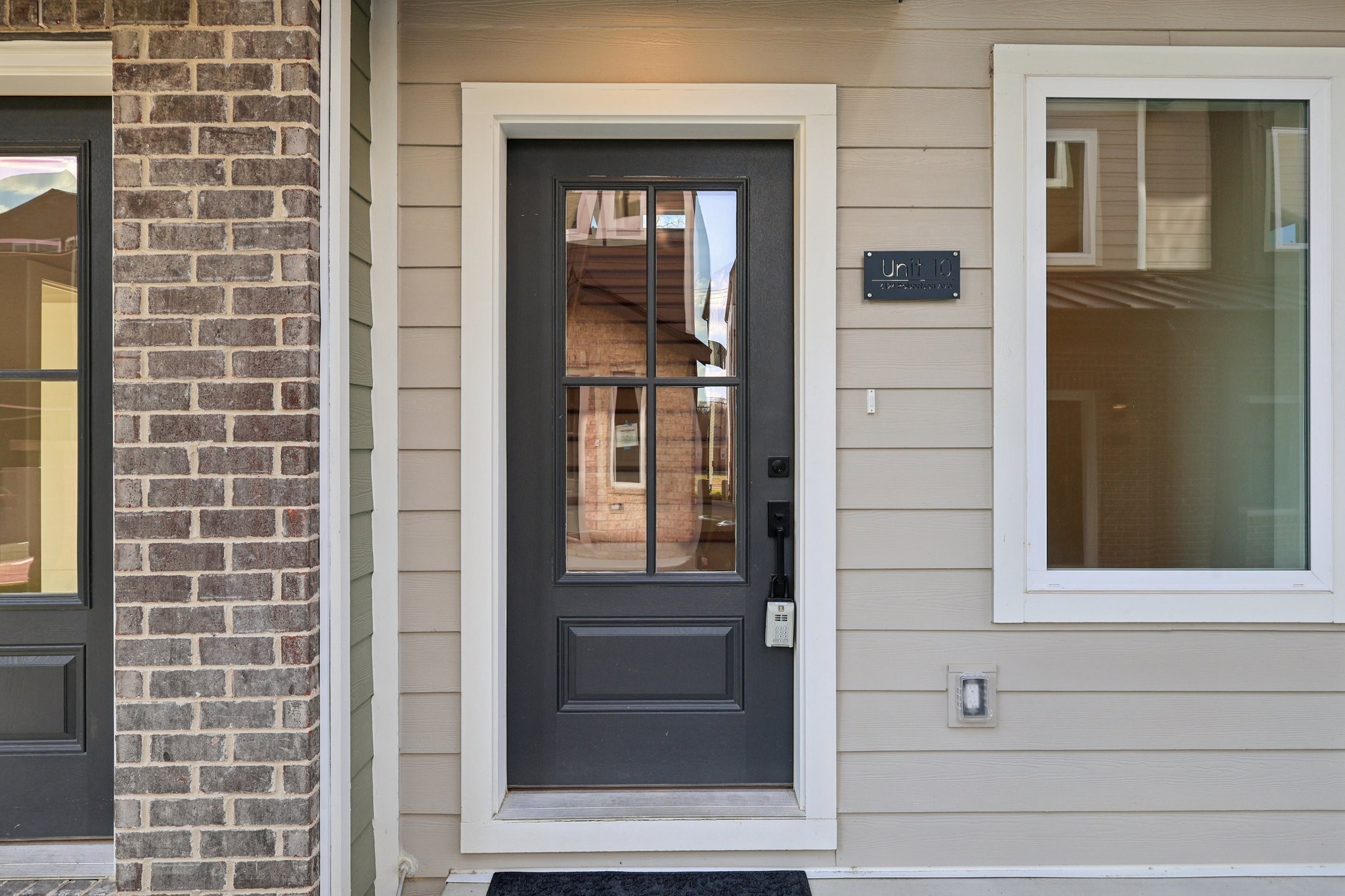 6124 Robertson Ave 10