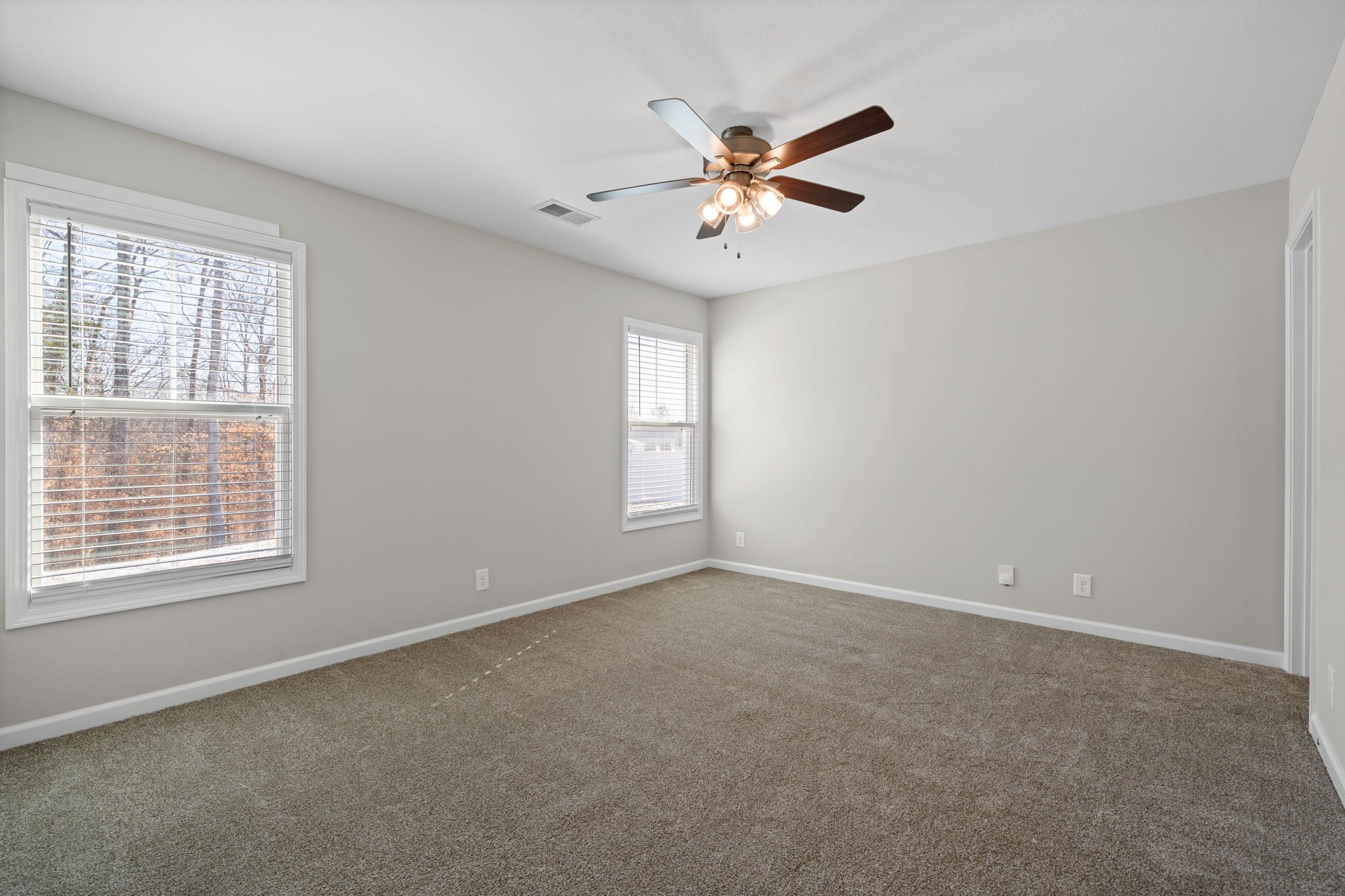 Clarksville, Tennessee 37040, United States, 3 Bedrooms Bedrooms, ,3 BathroomsBathrooms,Residential,Active,79481