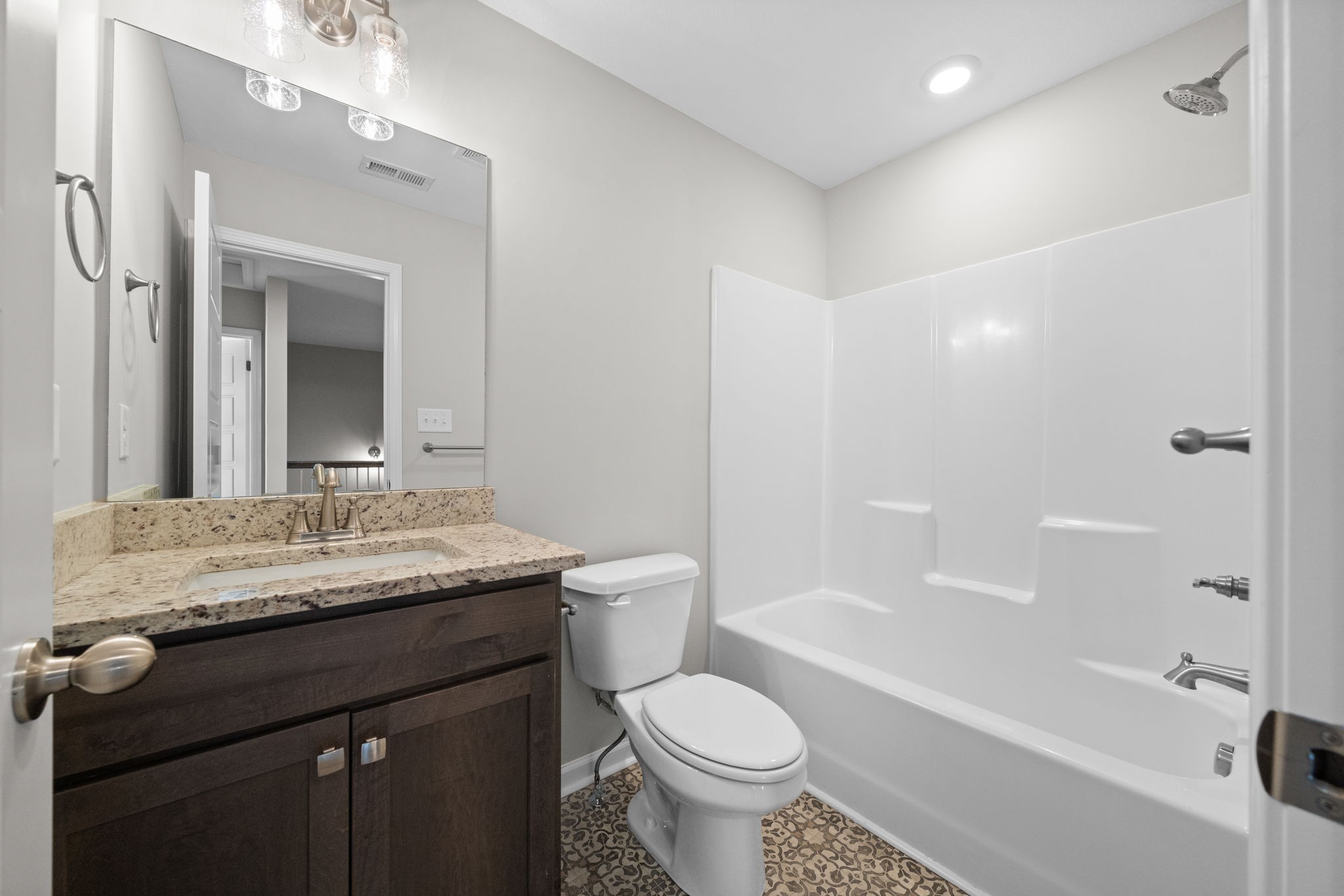Clarksville, Tennessee 37040, United States, 3 Bedrooms Bedrooms, ,3 BathroomsBathrooms,Residential,Active,79481
