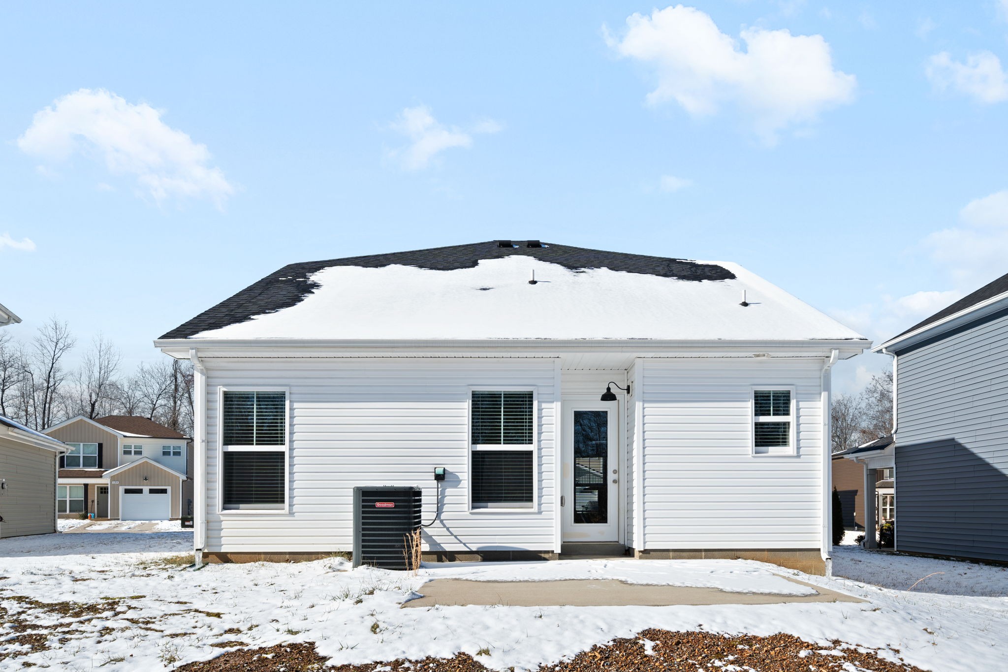 Clarksville, Tennessee 37040, United States, 3 Bedrooms Bedrooms, ,3 BathroomsBathrooms,Residential,Active,79481