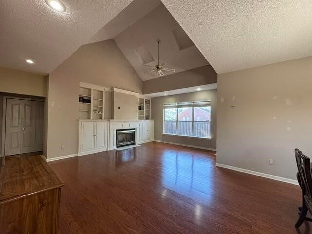 8140 WALNUT VALLEY CV