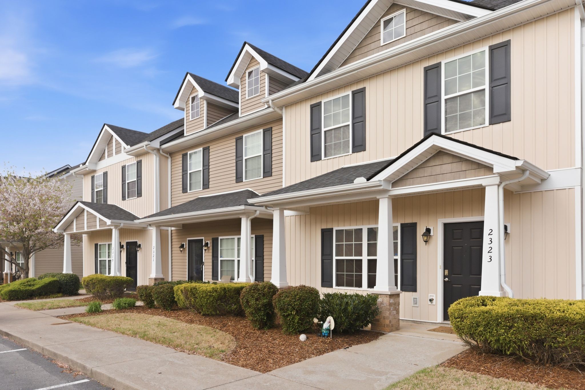 2323 New Holland Cir