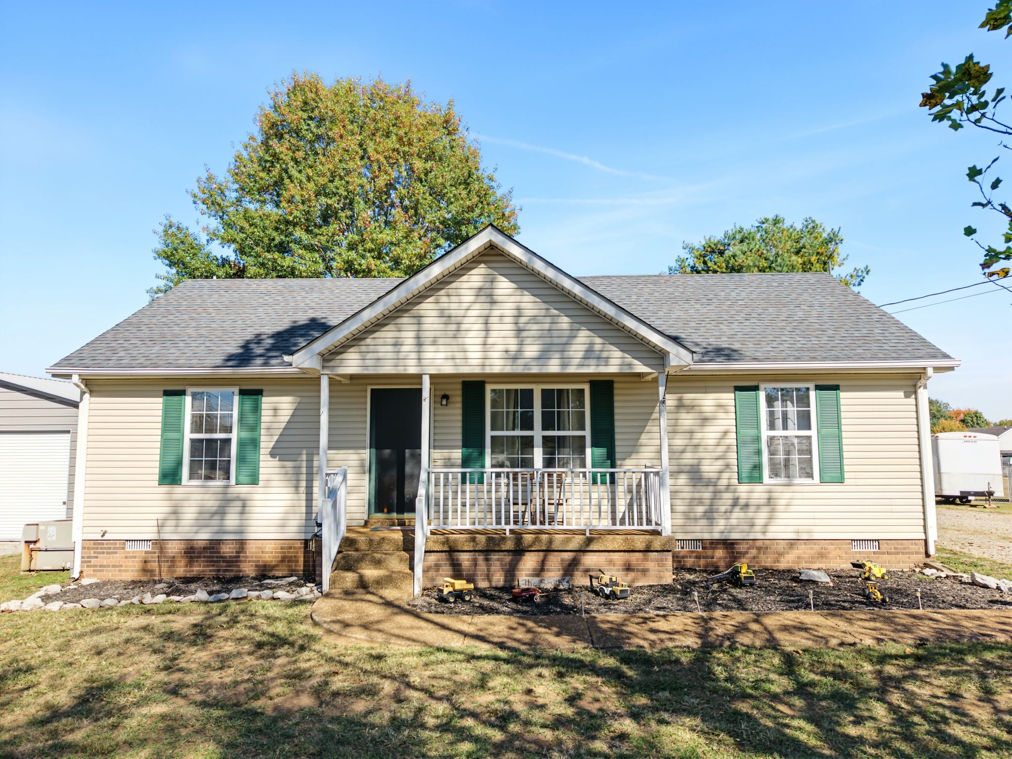 1466 Bridle Ln