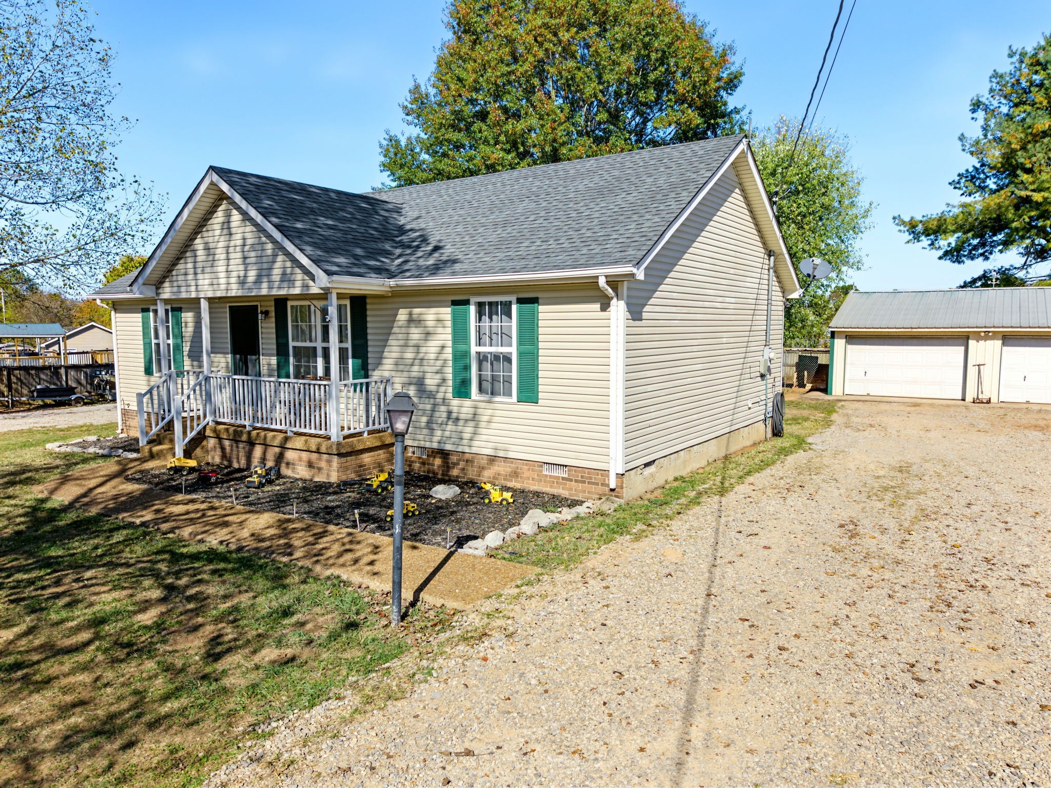 1466 Bridle Ln