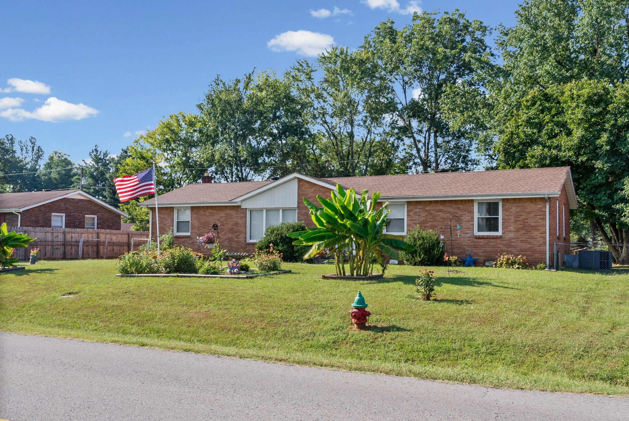 2404 Green Acres Dr