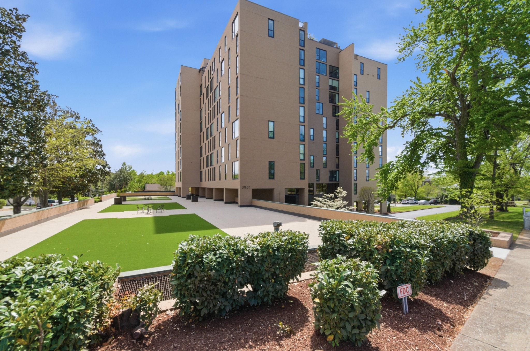 3901 West End Ave 706