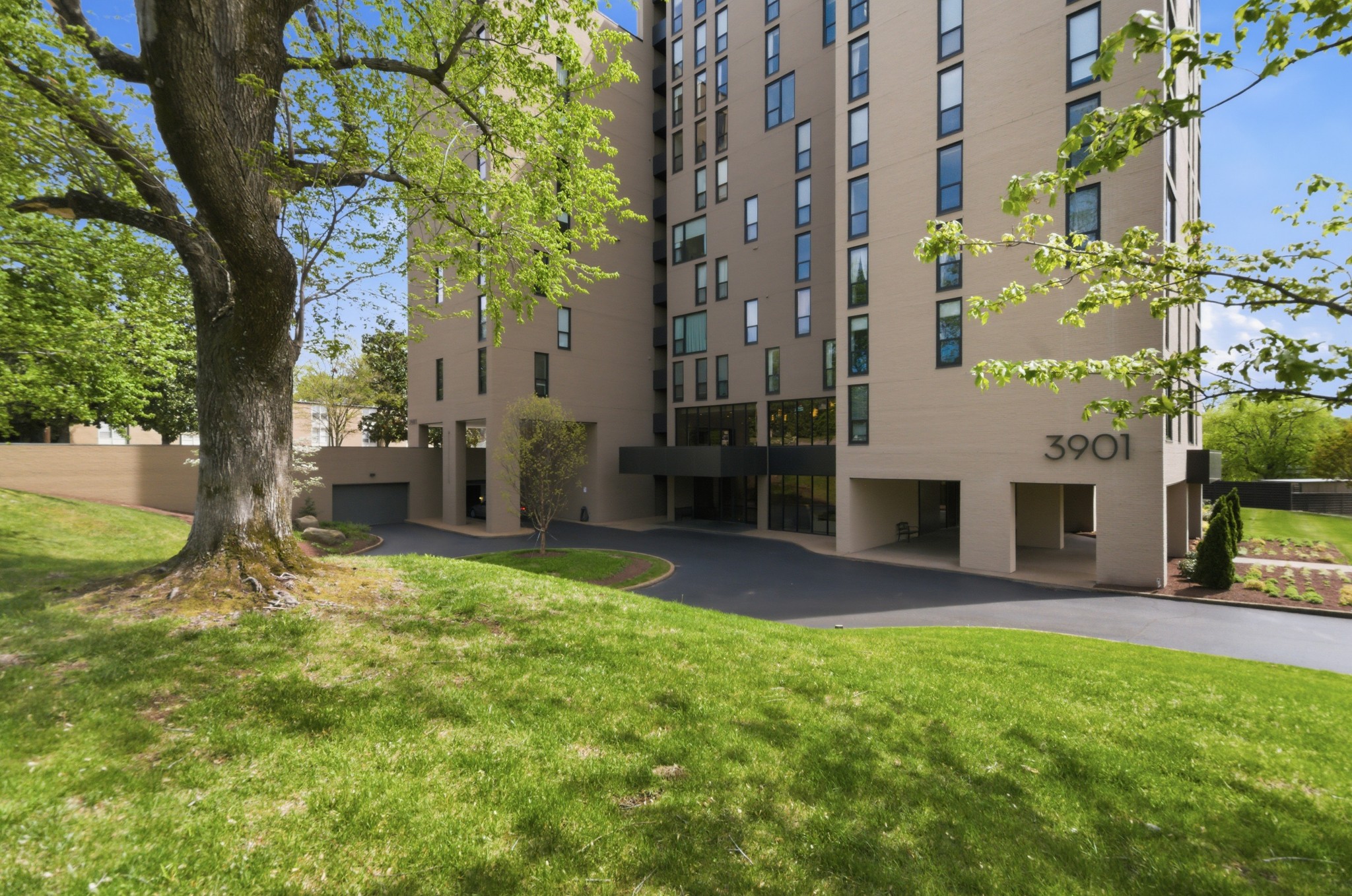 3901 West End Ave 706