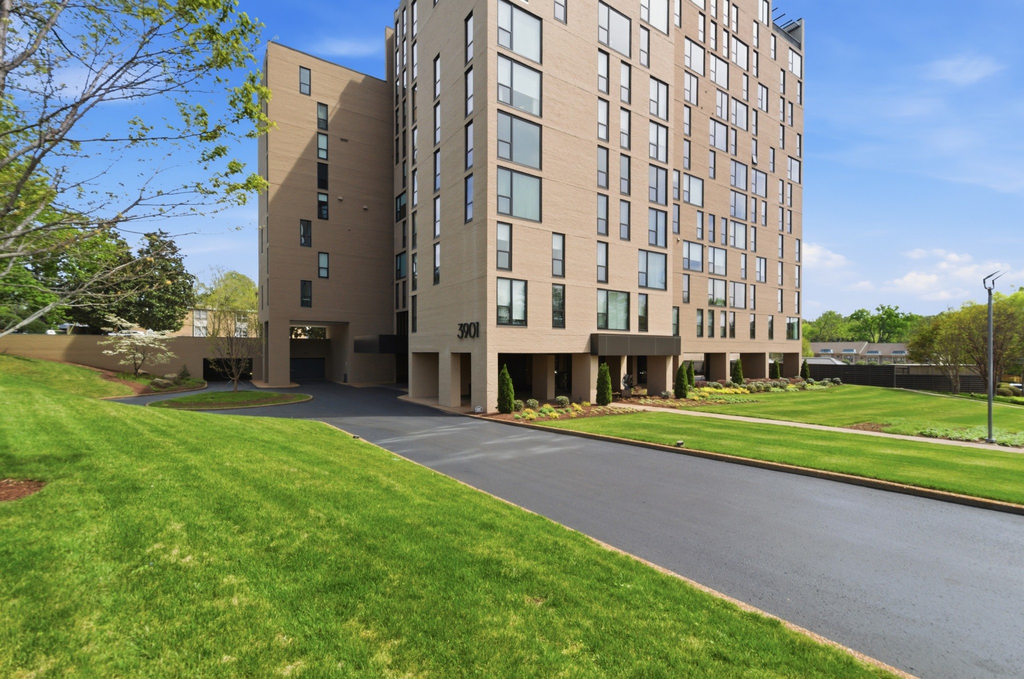 3901 West End Ave 706