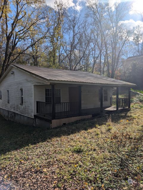 421 Oak St, Clarksville, TN 37042 - MLS#: 2800486