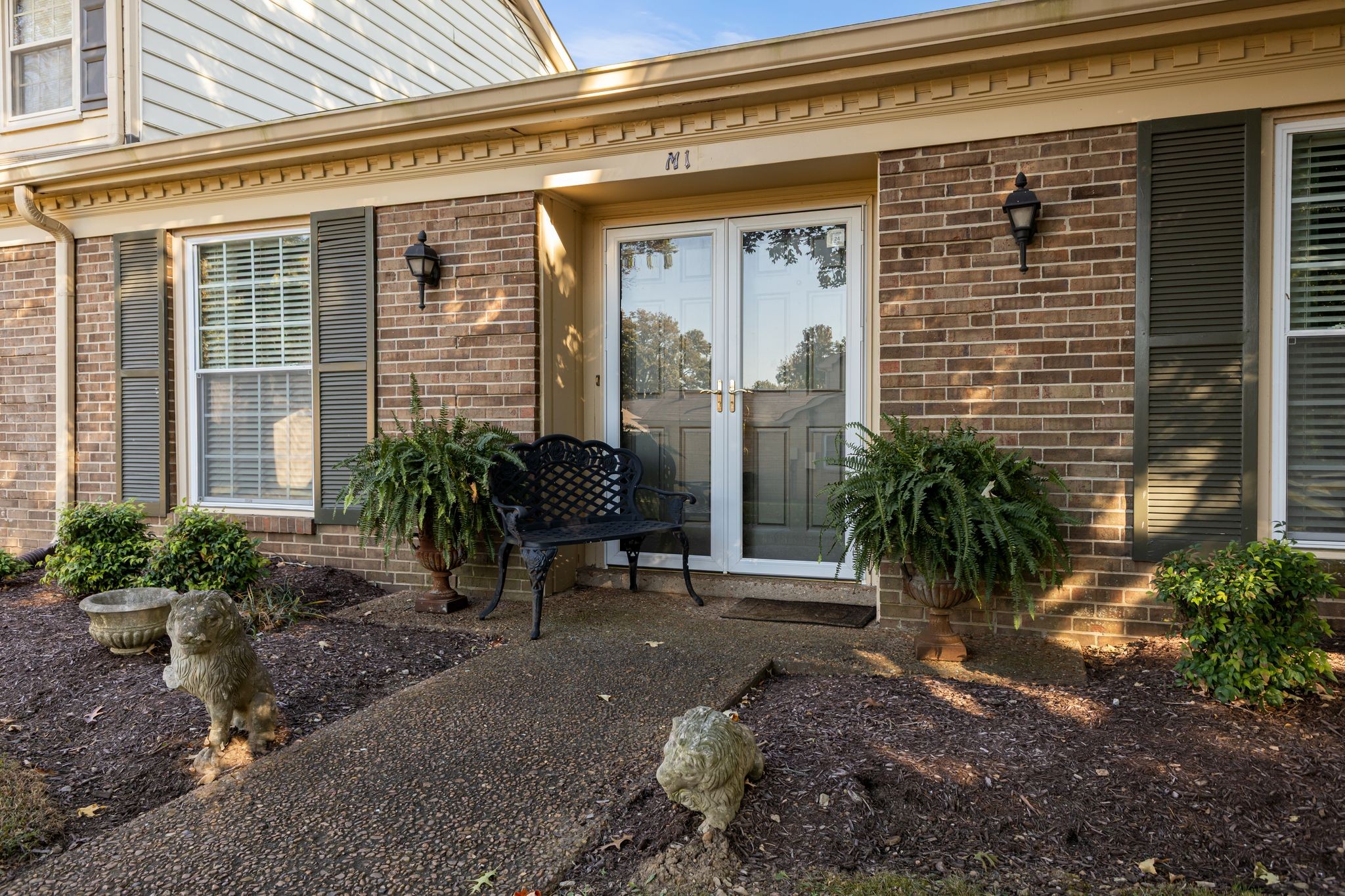 8207 Sawyer Brown Rd M1