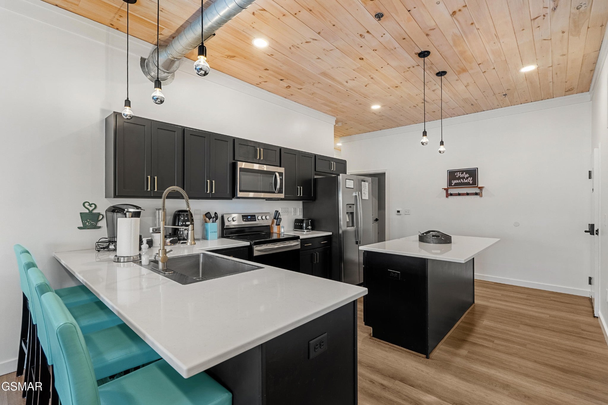 118 Court Avenue 4