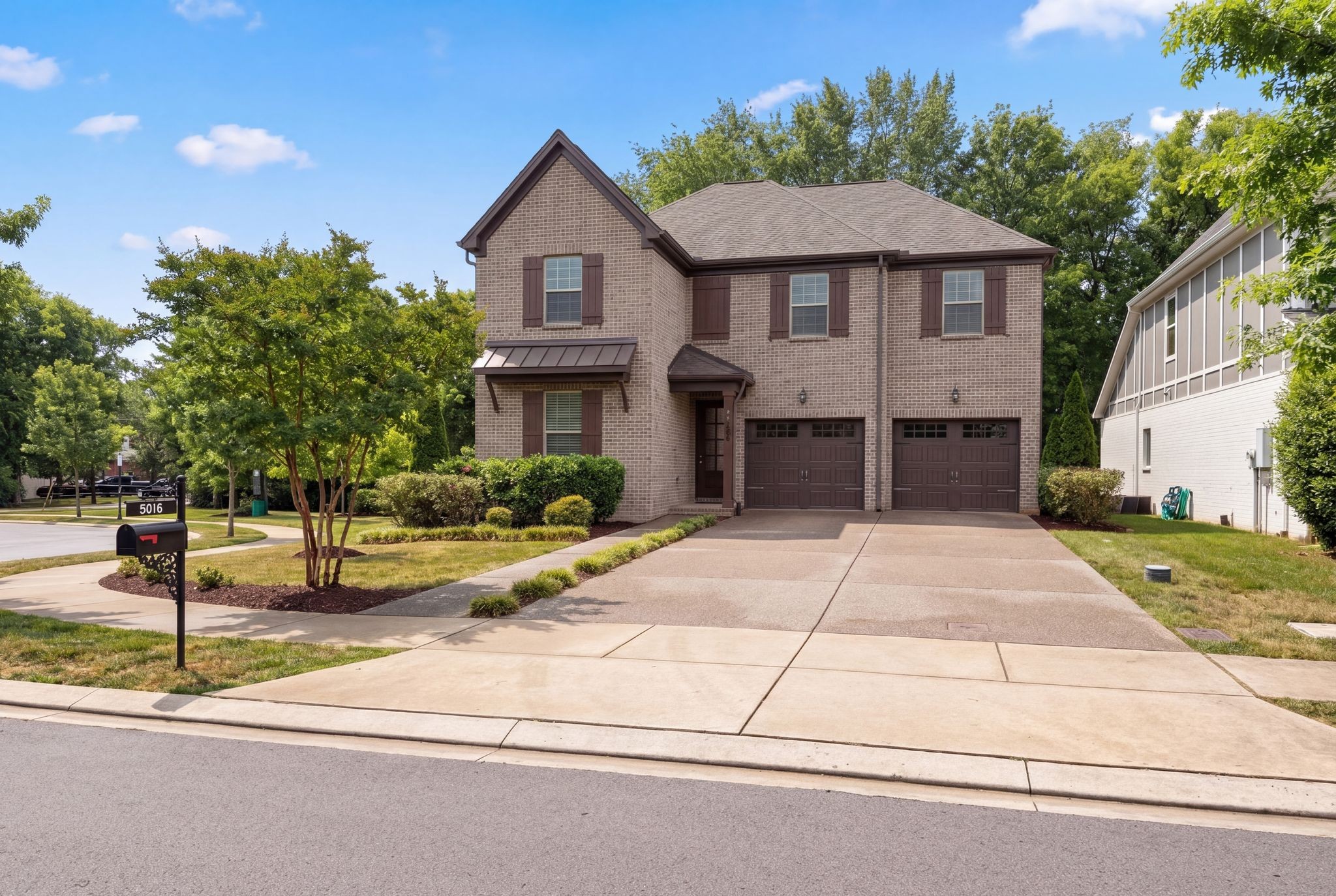 5016 Viola Ln