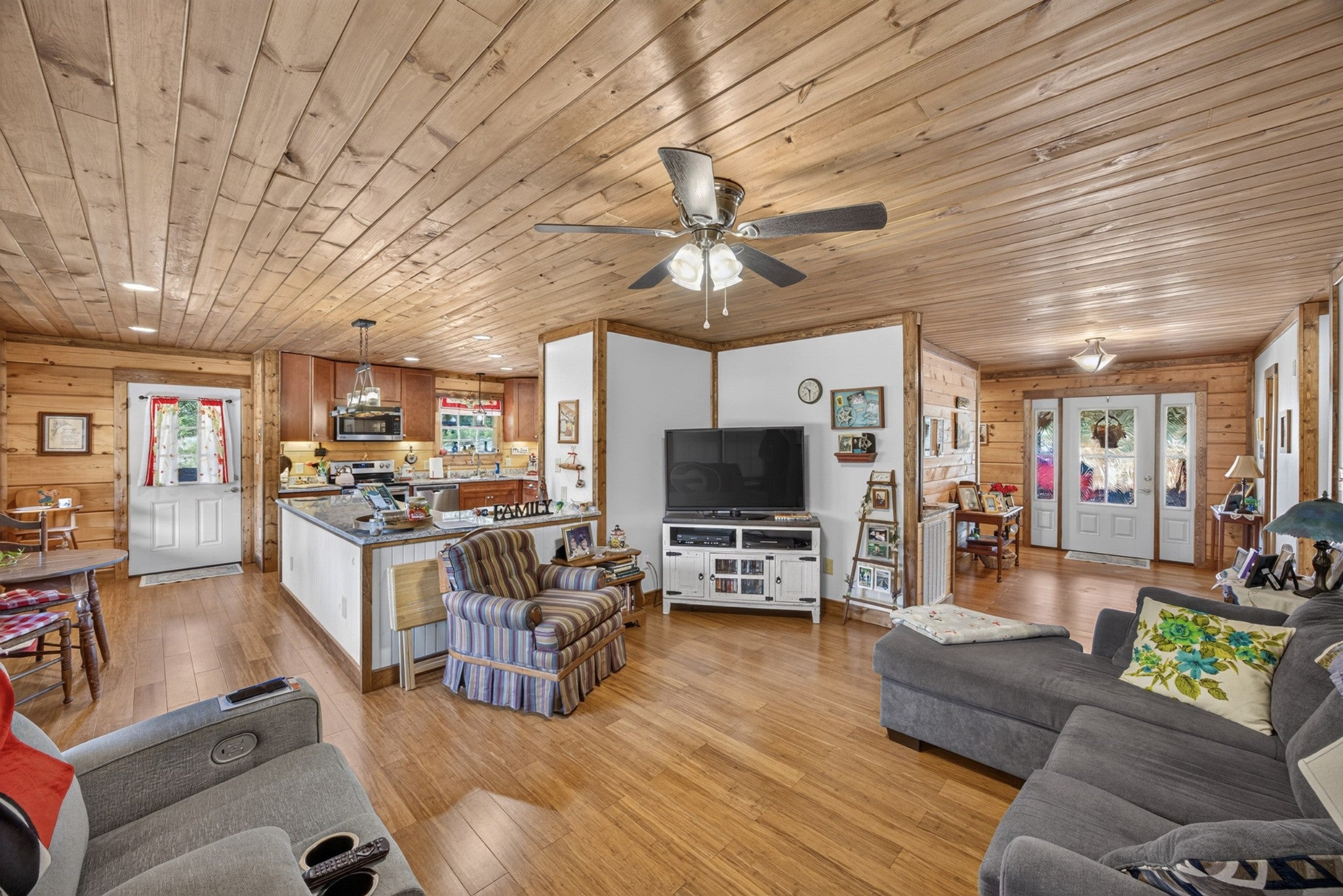 814 Moore Rd