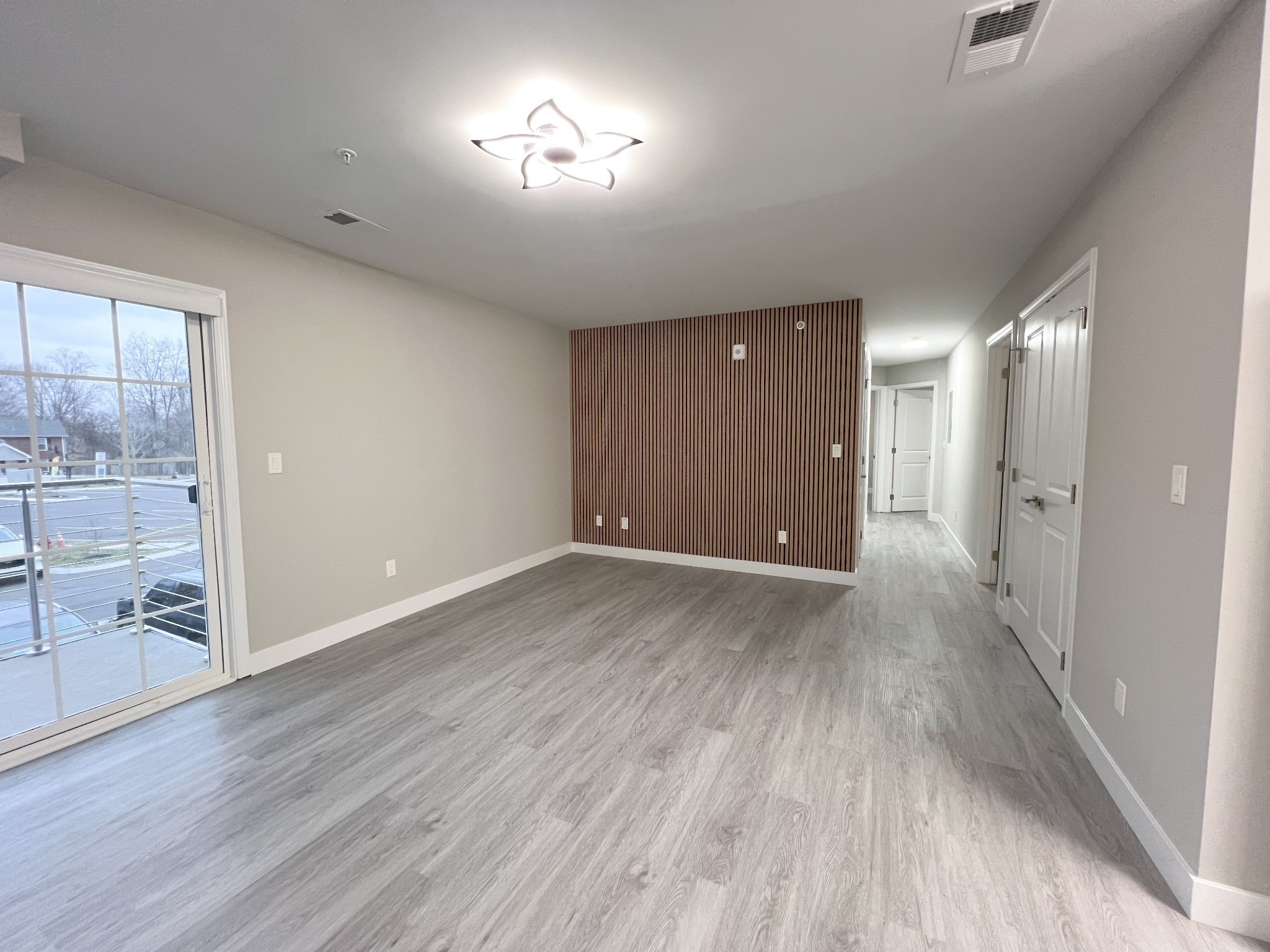 543 Peachers Mill Rd 207