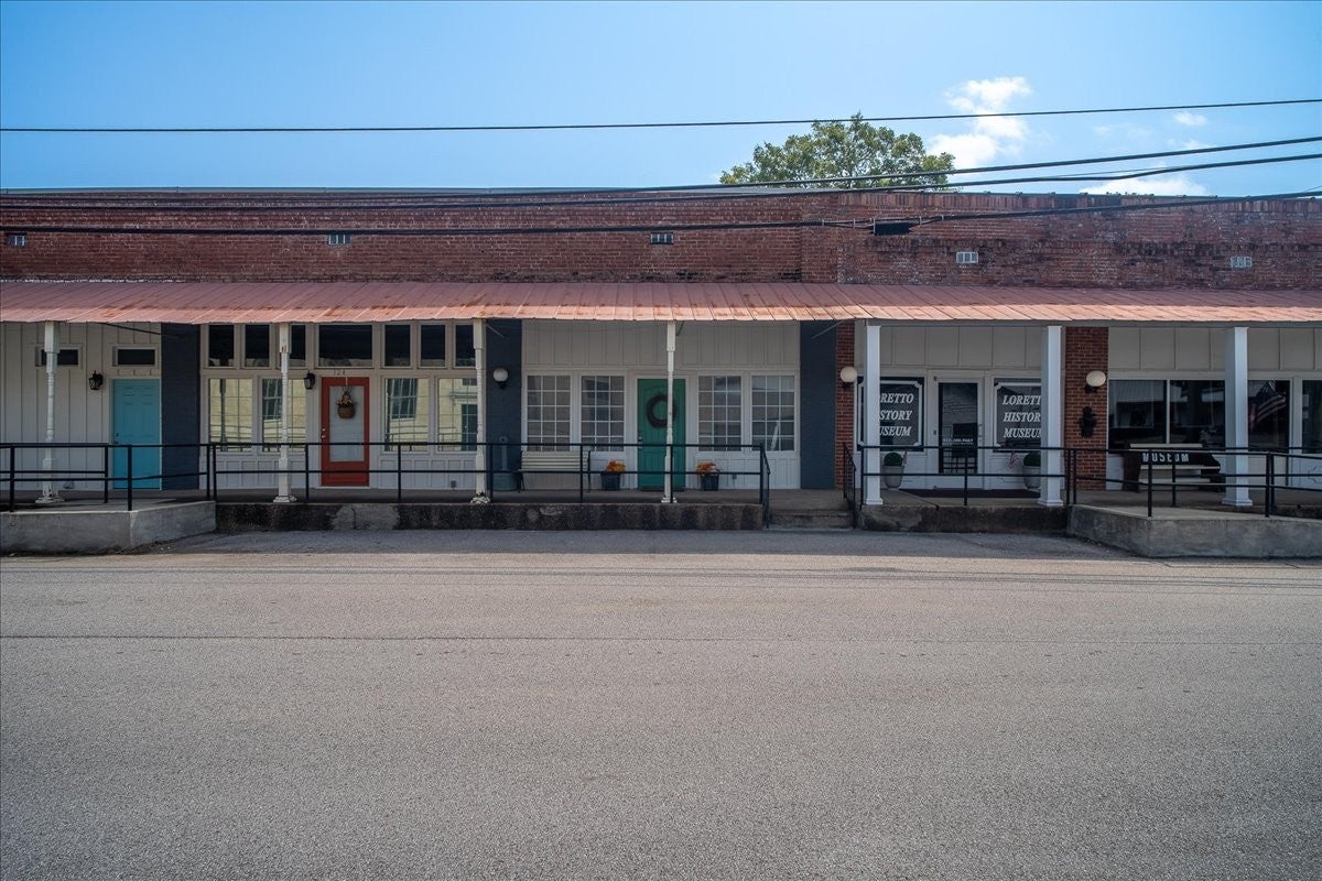 126 Main St