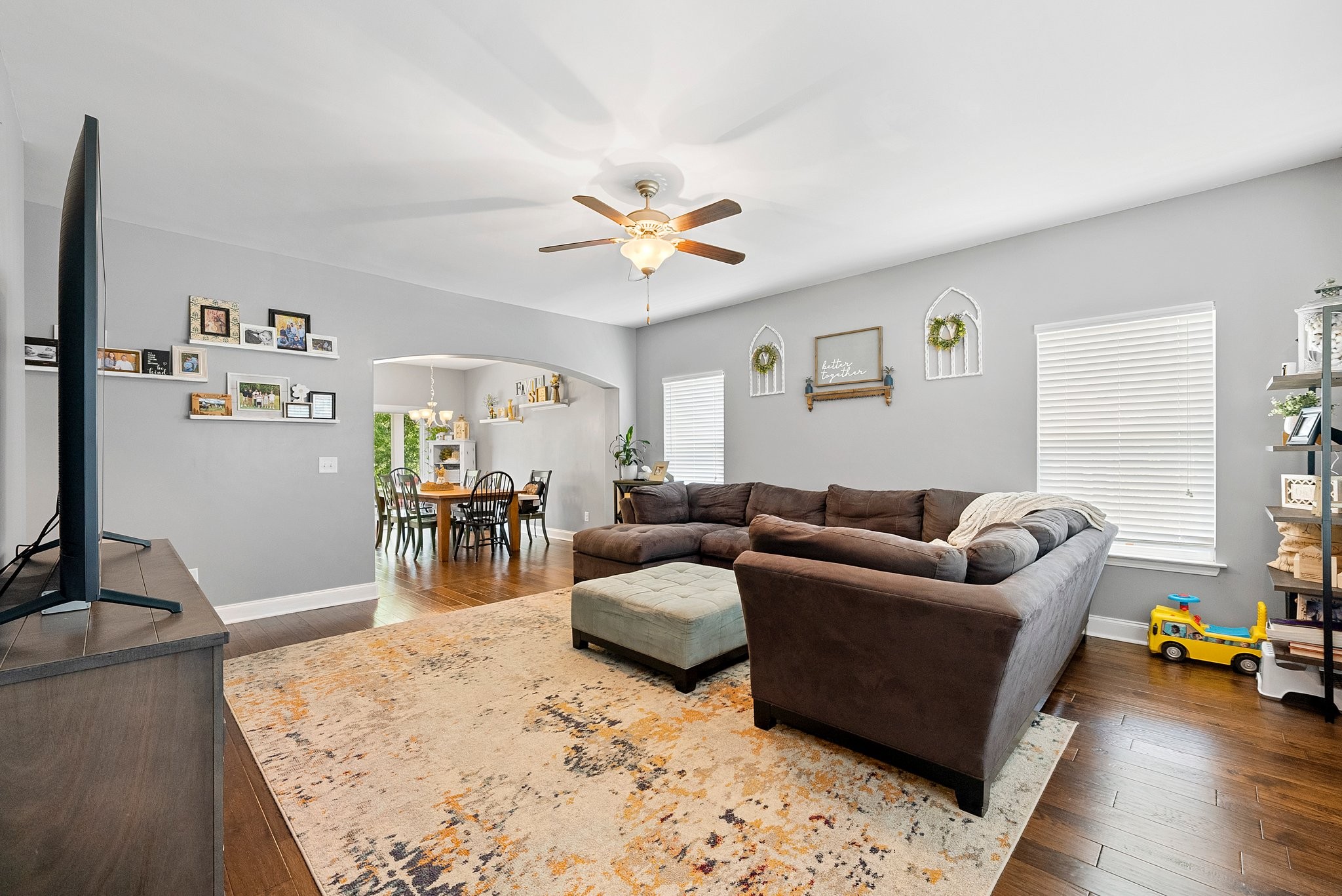 216 Jocelyn Dr