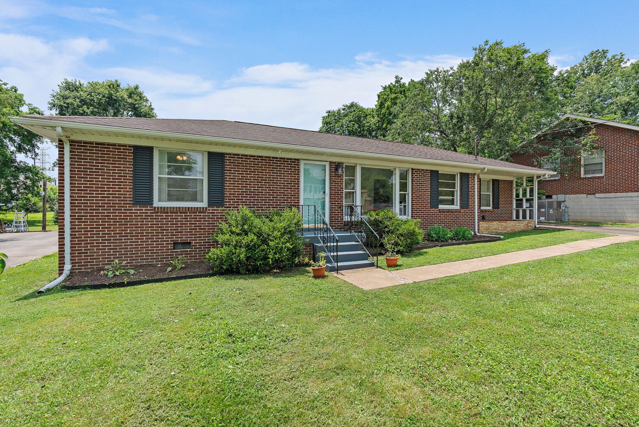 633 American Rd