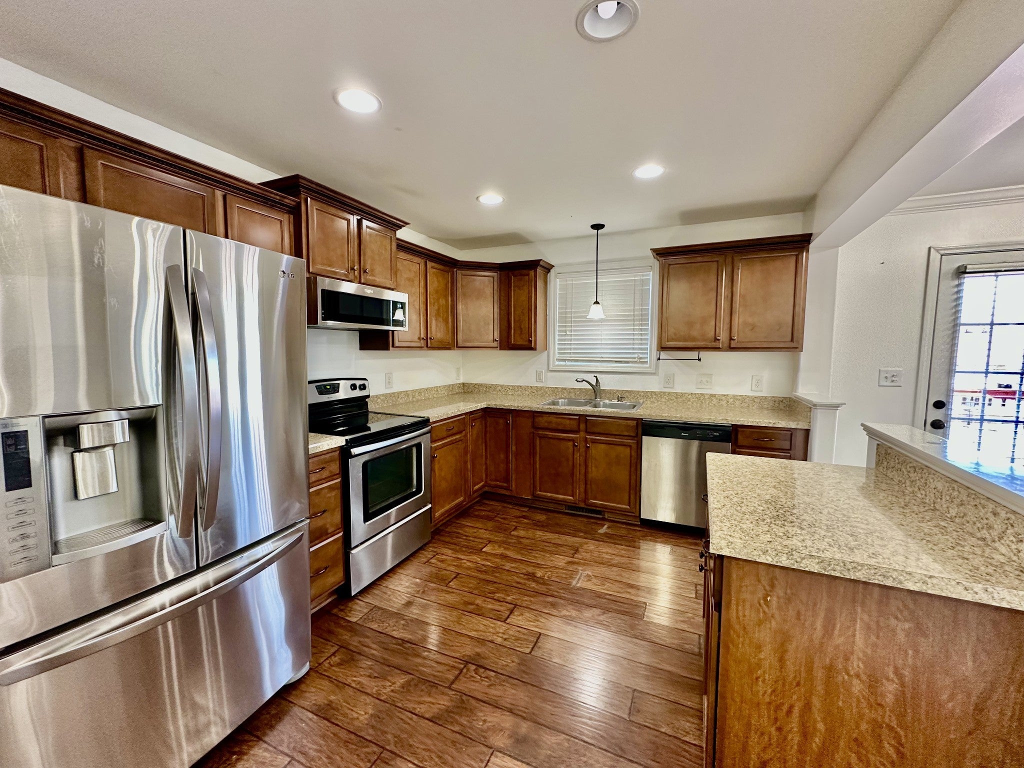 1212 Meachem Dr