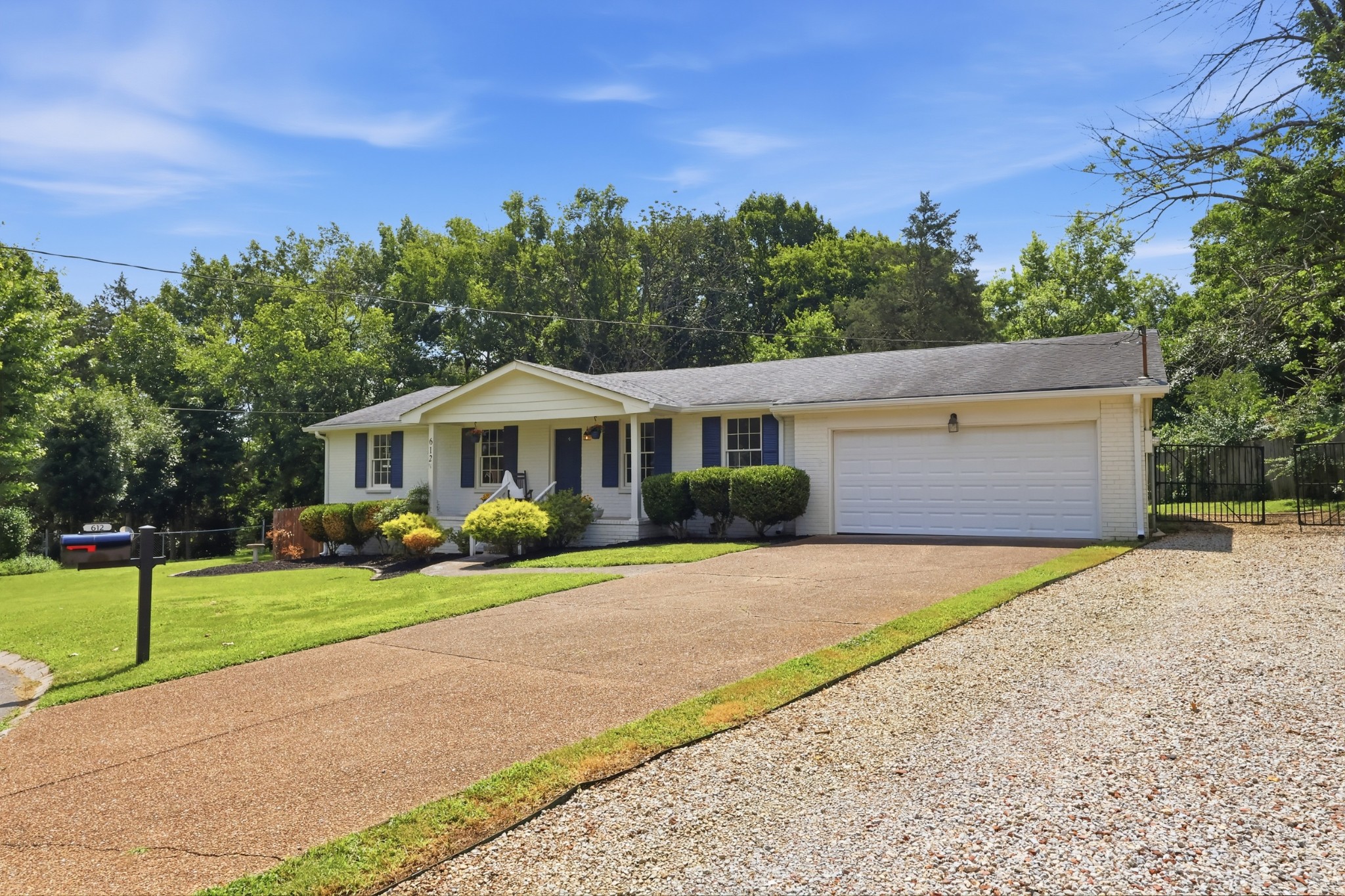 612 Butler Cir - Photo 3