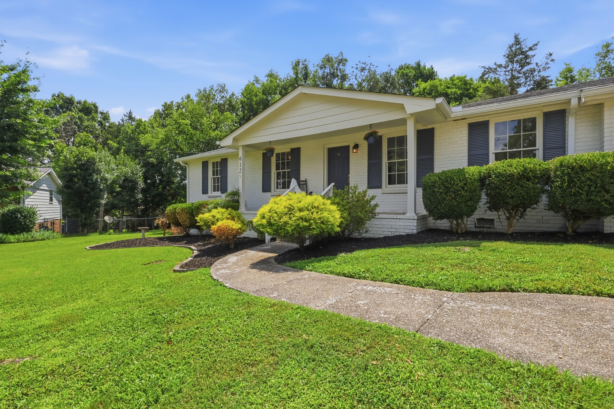 612 Butler Cir - Photo 4