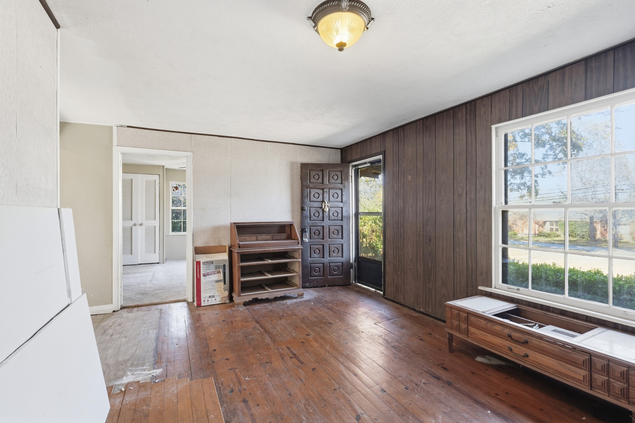 1128 Haysboro Ave