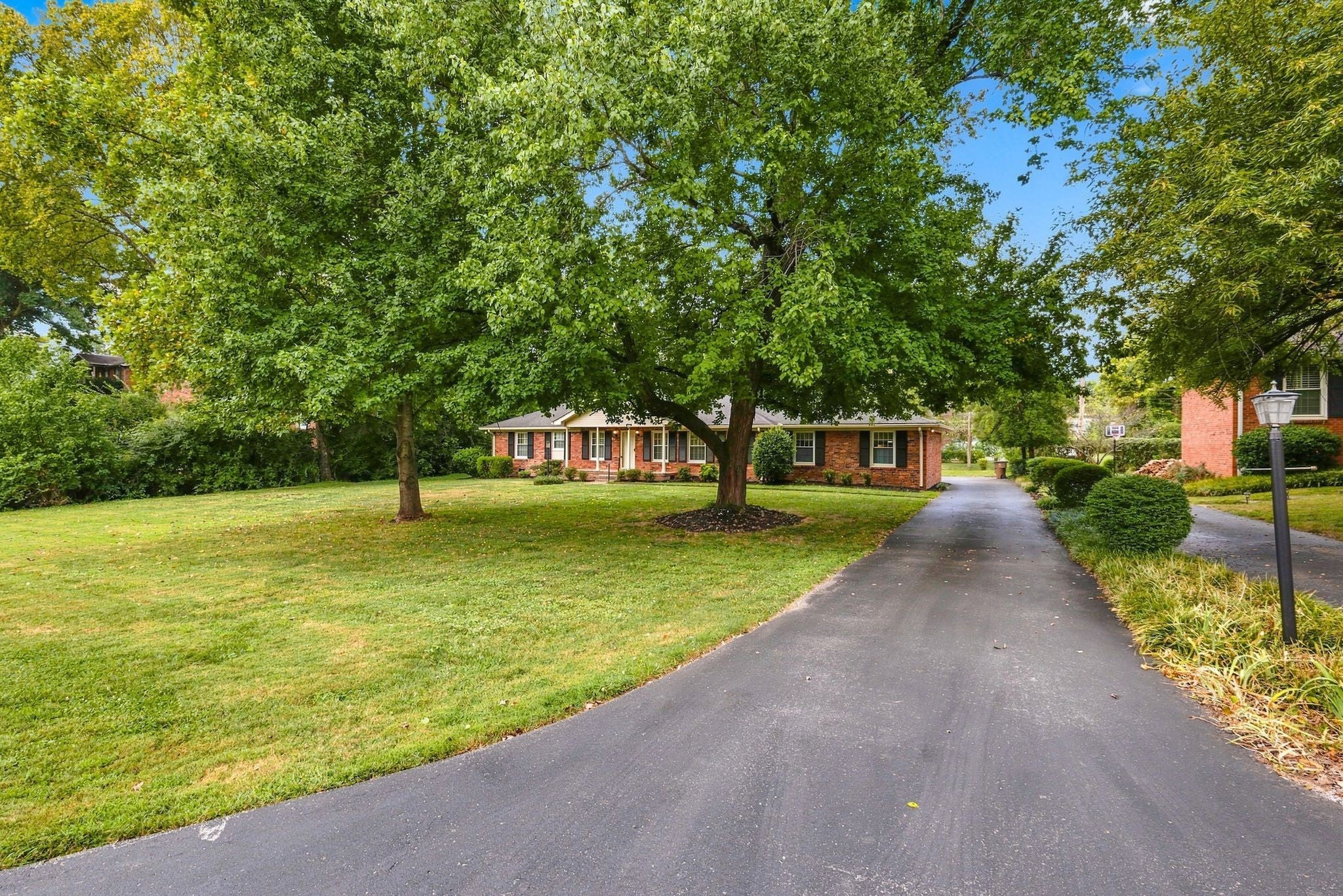 3-bed listing at 5321 Overton Rd, Nashville