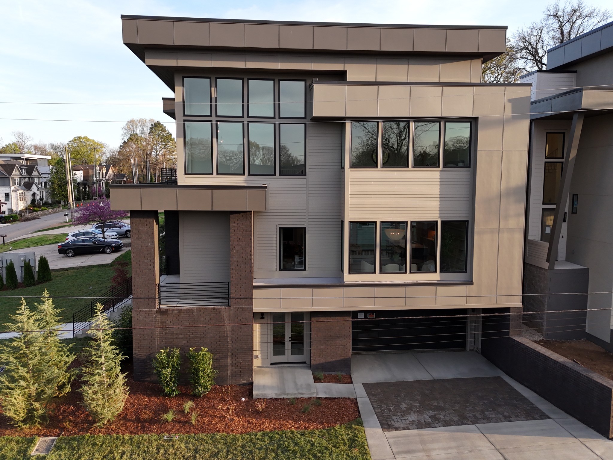 2801A W Kirkwood Ave