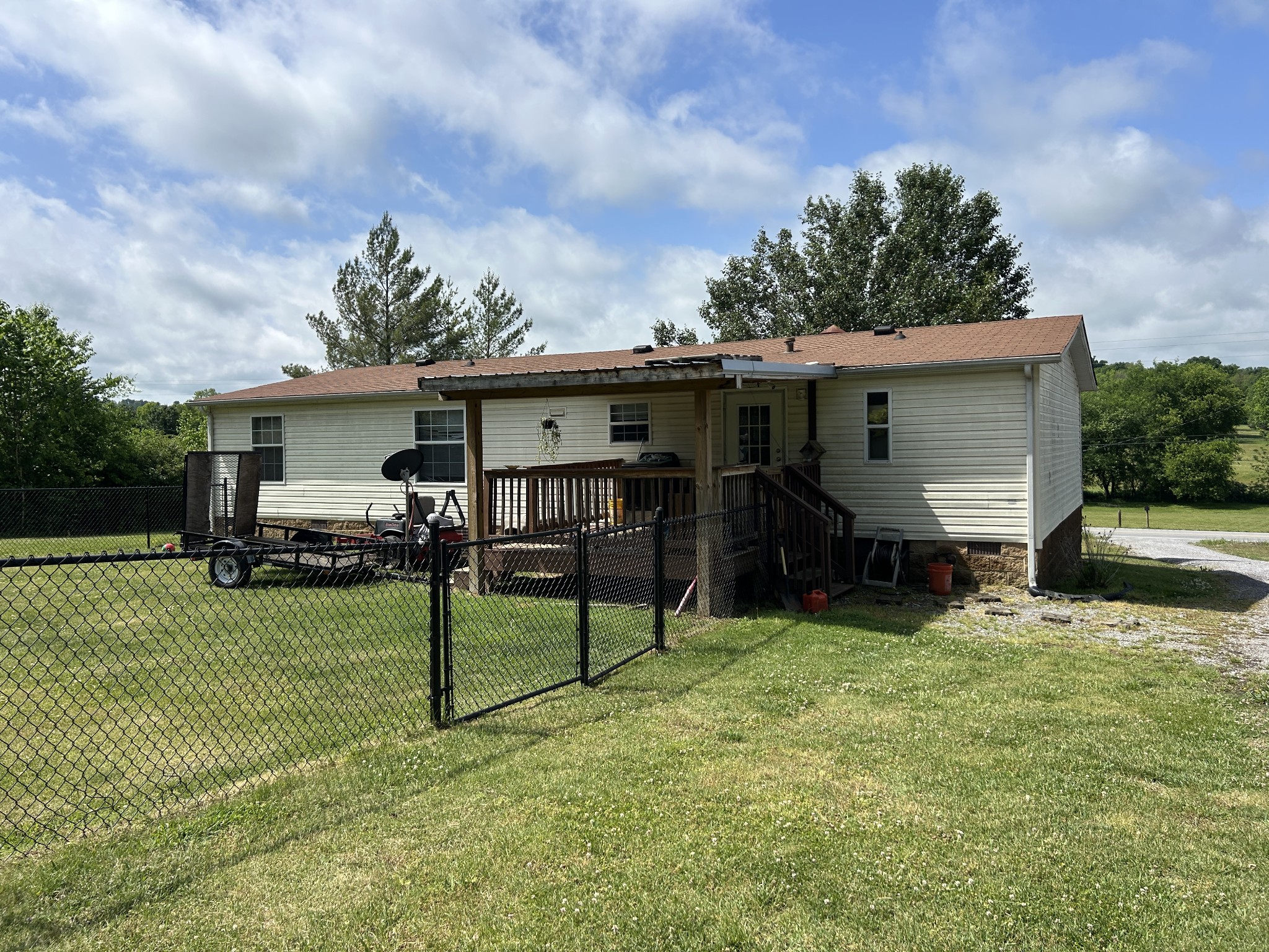2413 Highway 82 S
