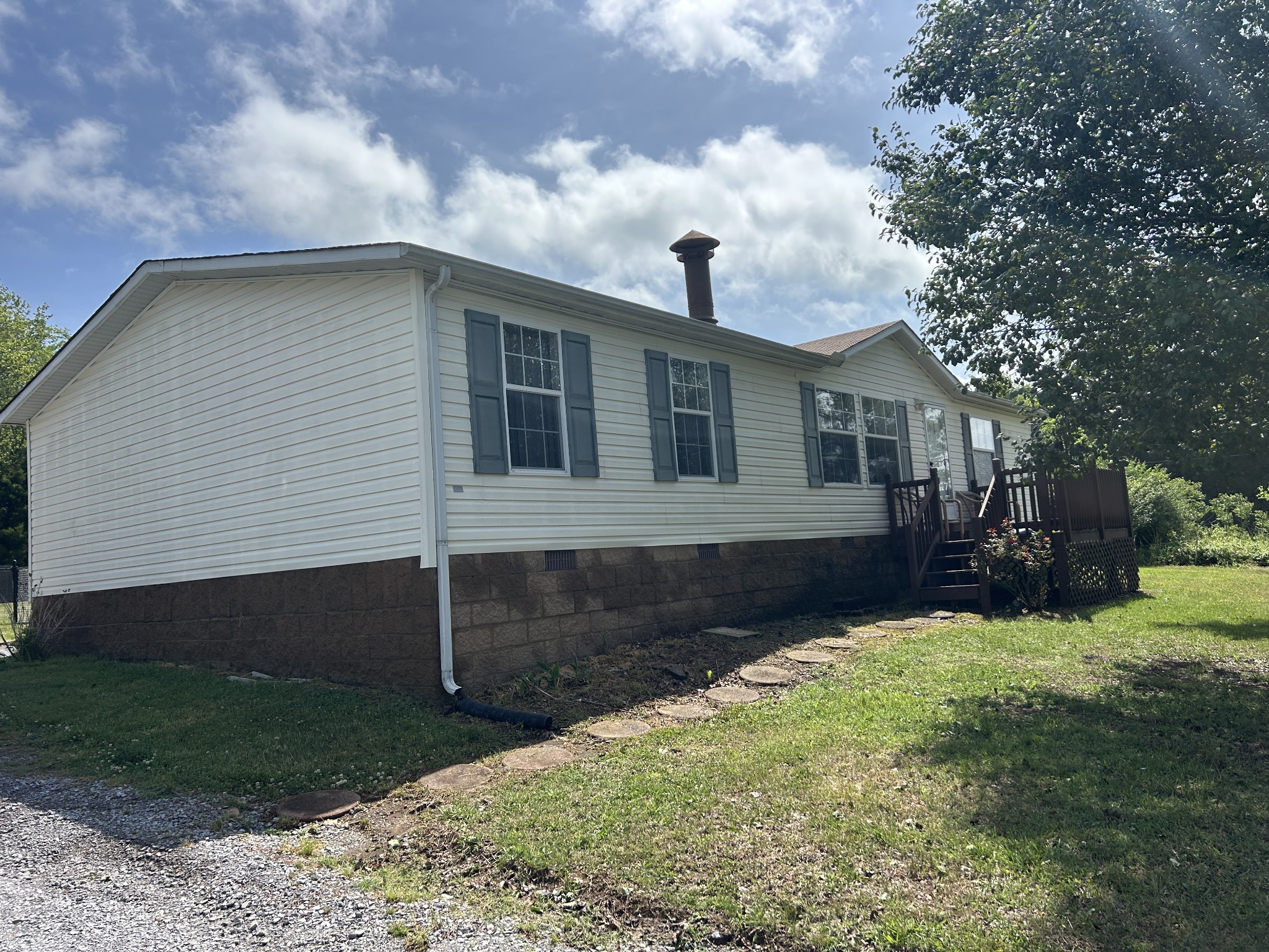 2413 Highway 82 S