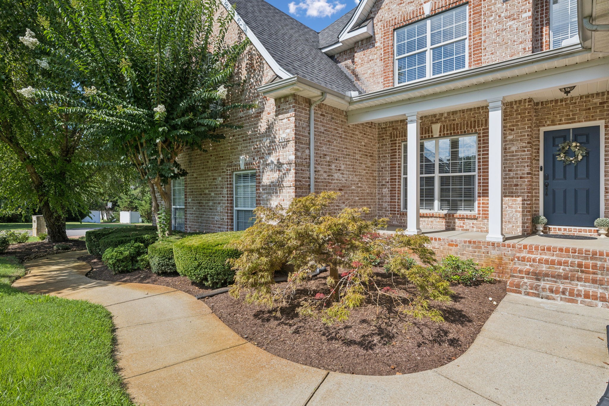 1014 Rosemont Ter