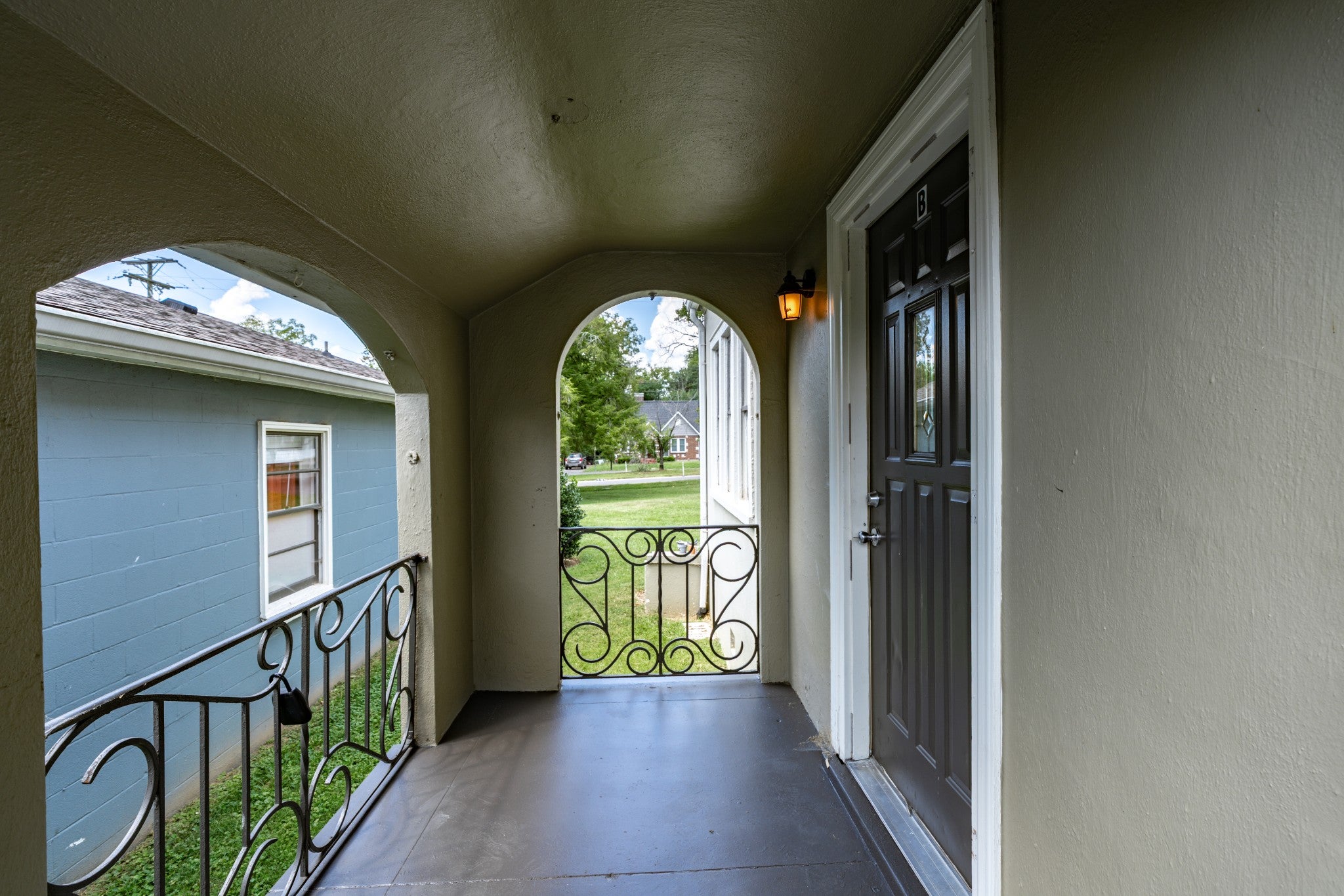 1301B Riverside Dr