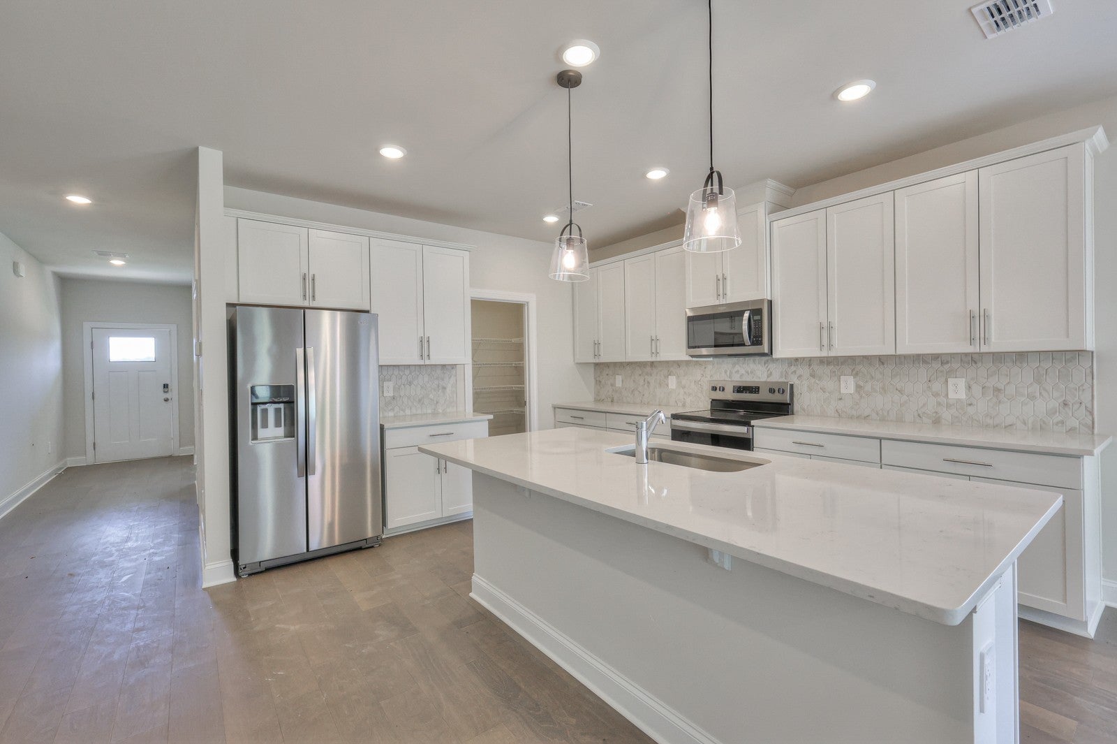 418 Long Dr