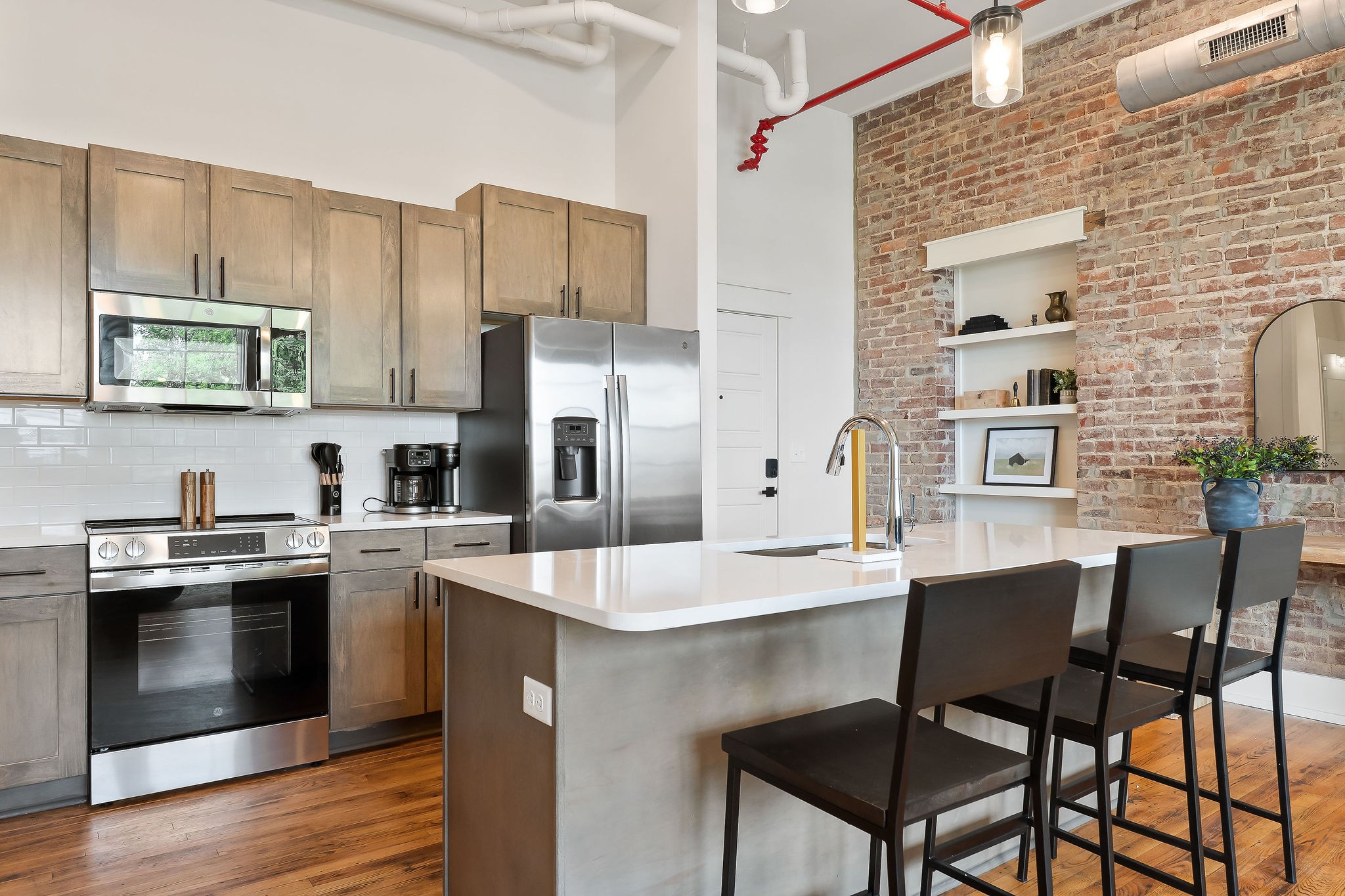 211 W Colville St 301