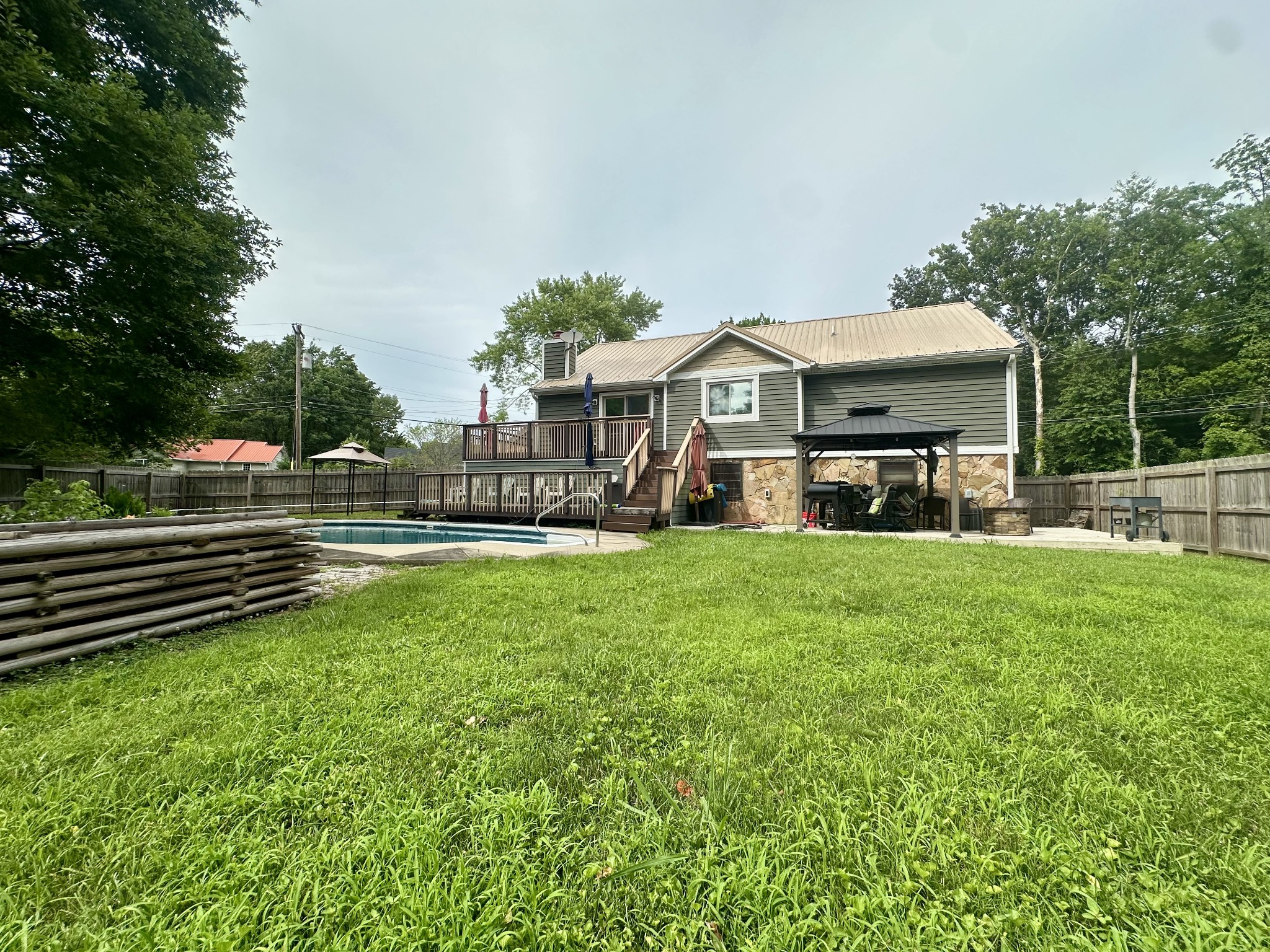 560 Magnolia Dr