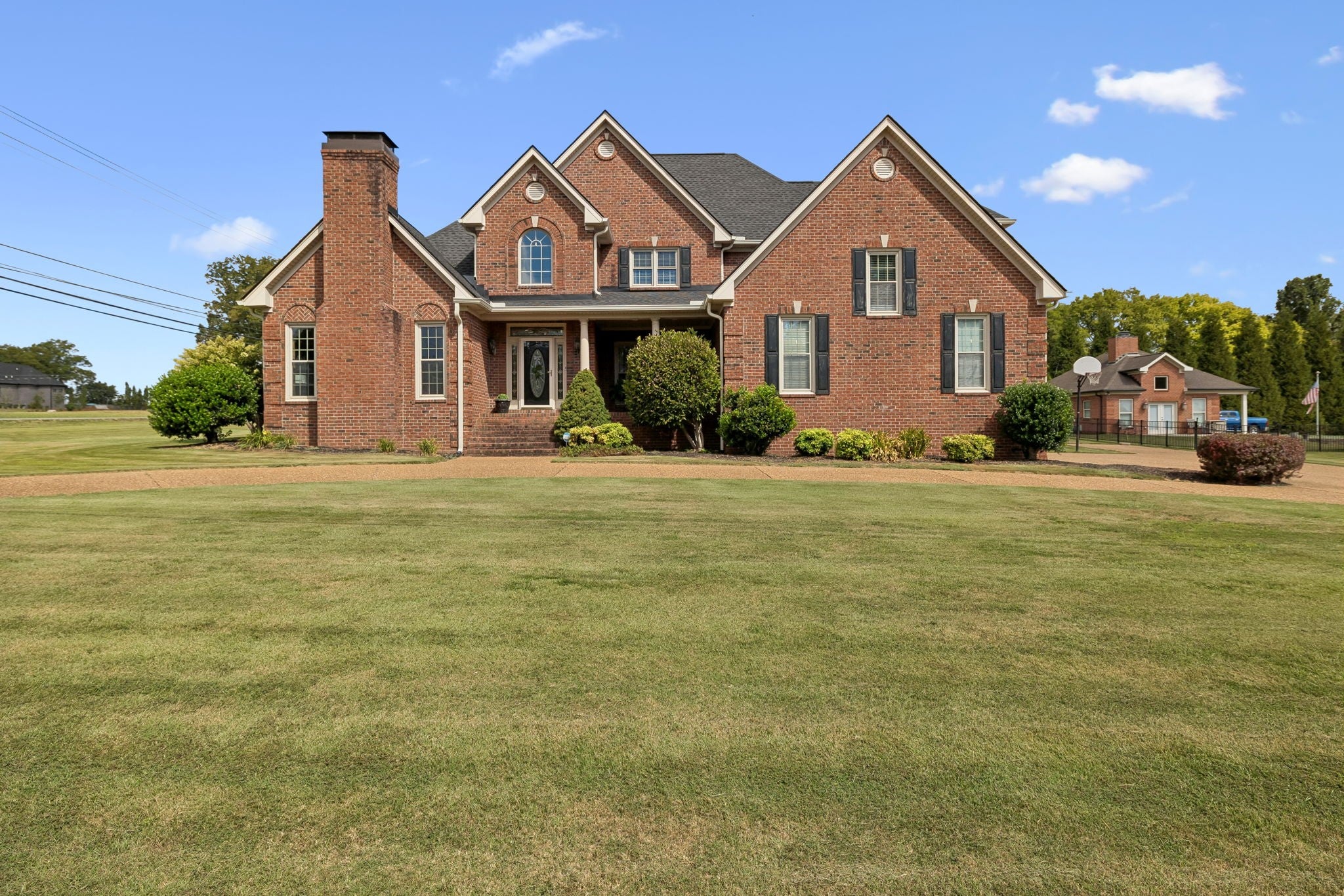 2401 W Clay Dr