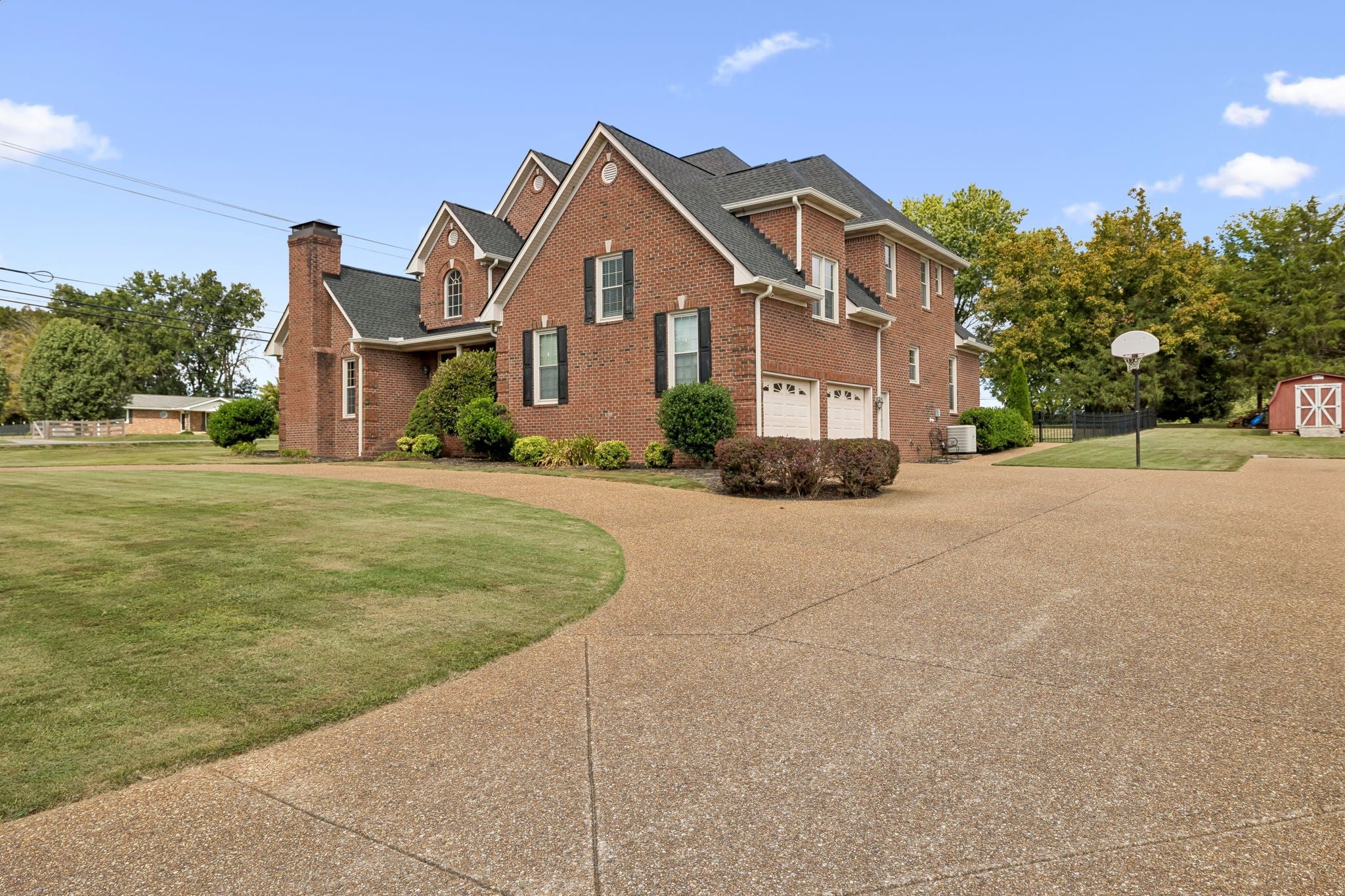 2401 W Clay Dr