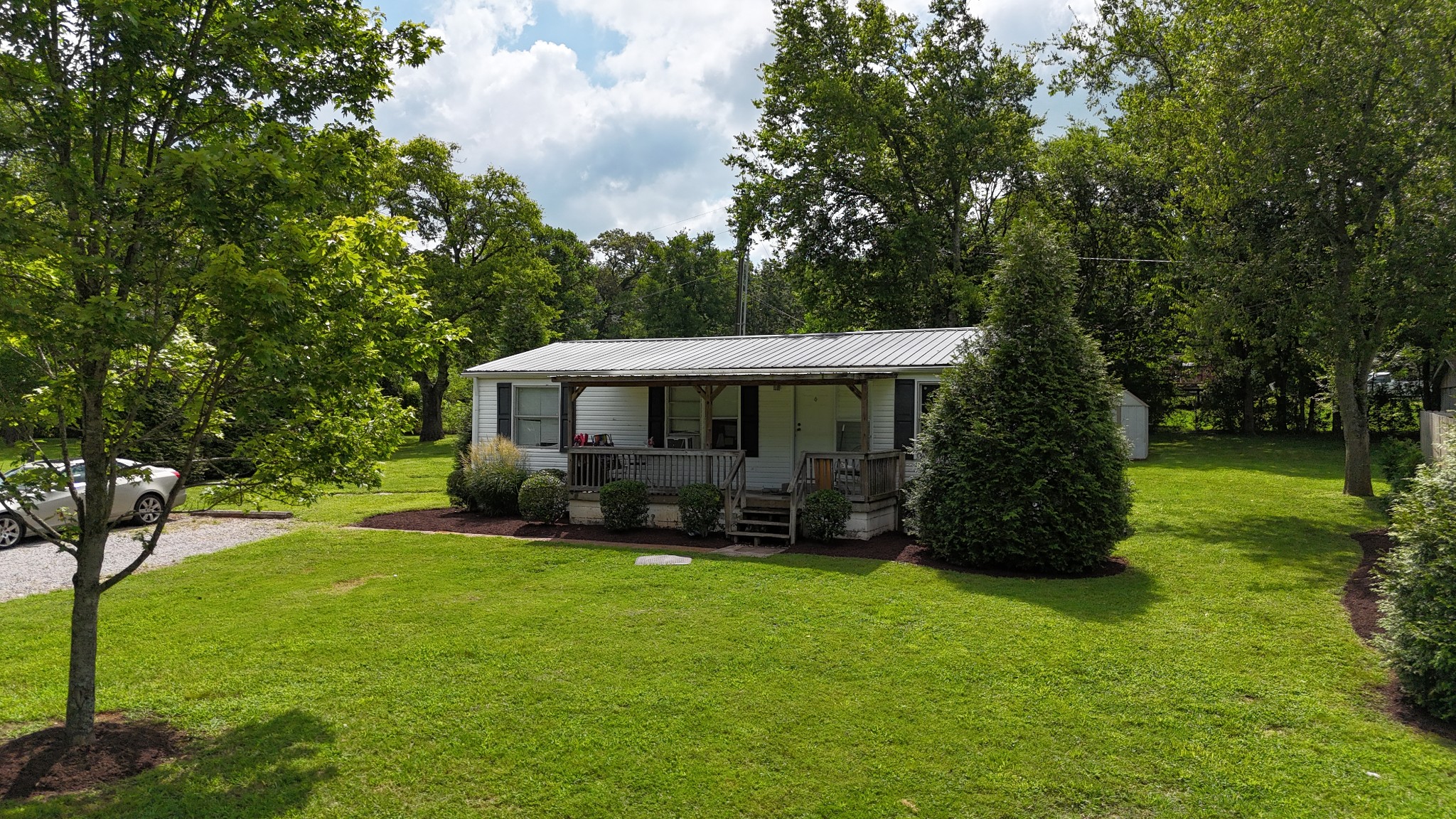 1851 W Jefferson Pike