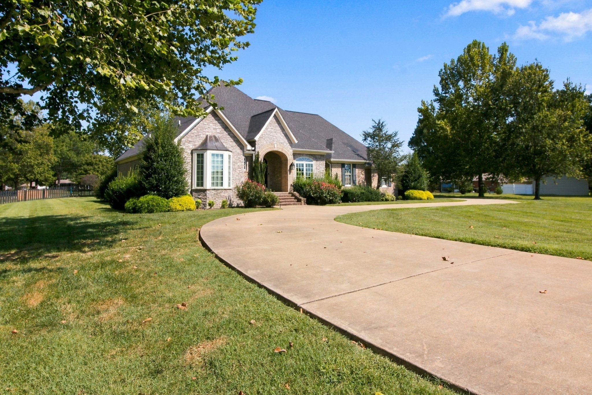 110 Fieldstone Dr