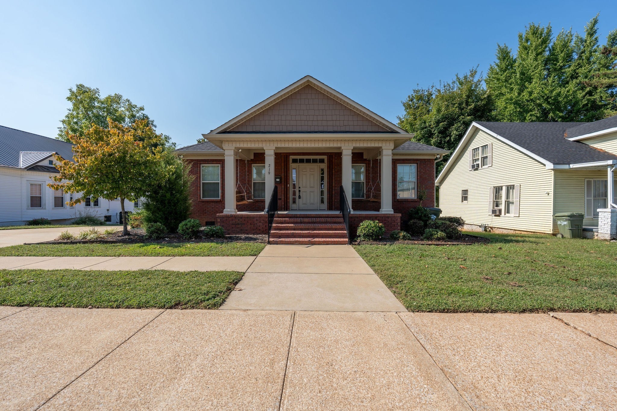 219 Waterloo St