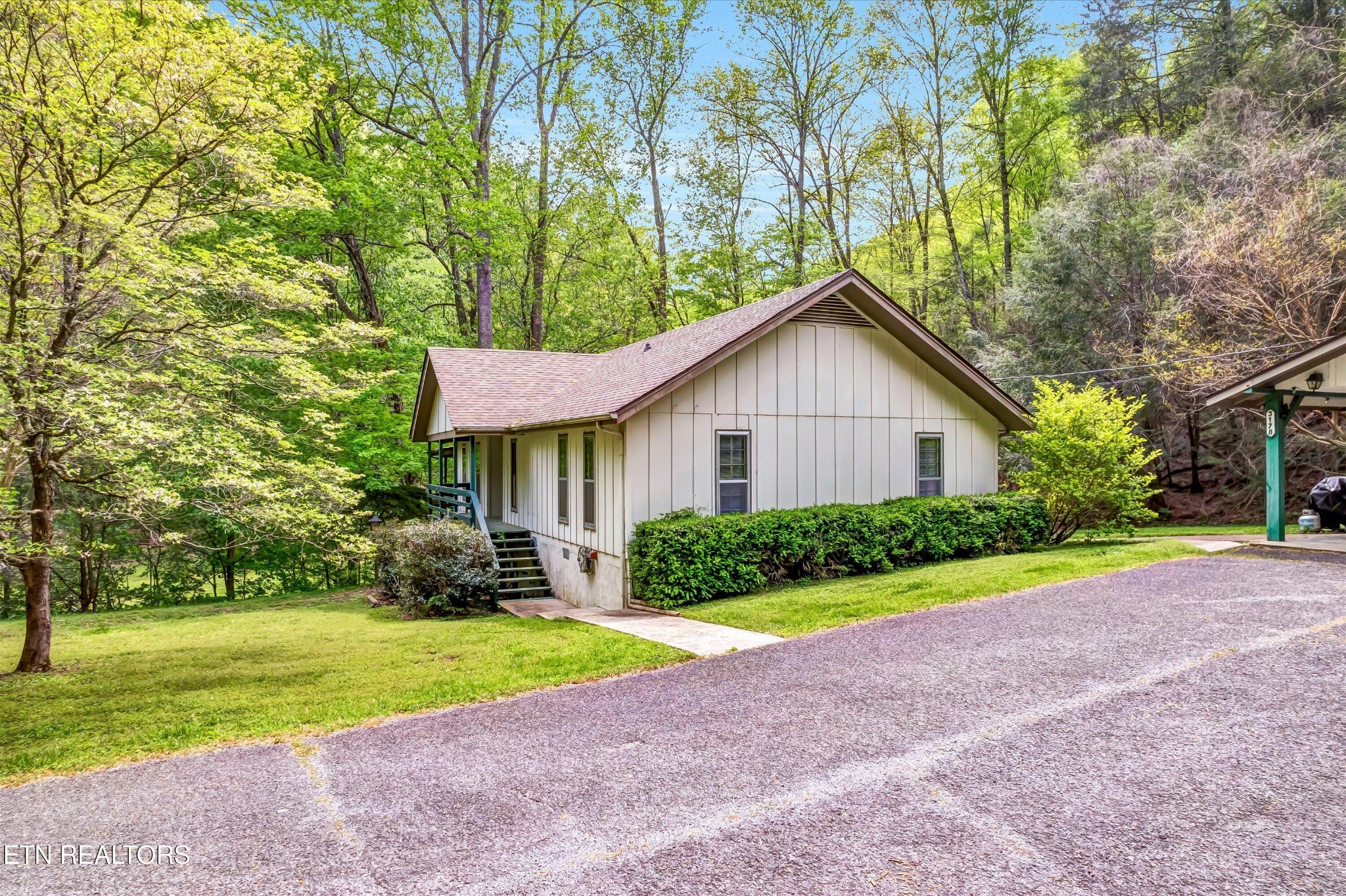 3178 N Clear Fork Rd