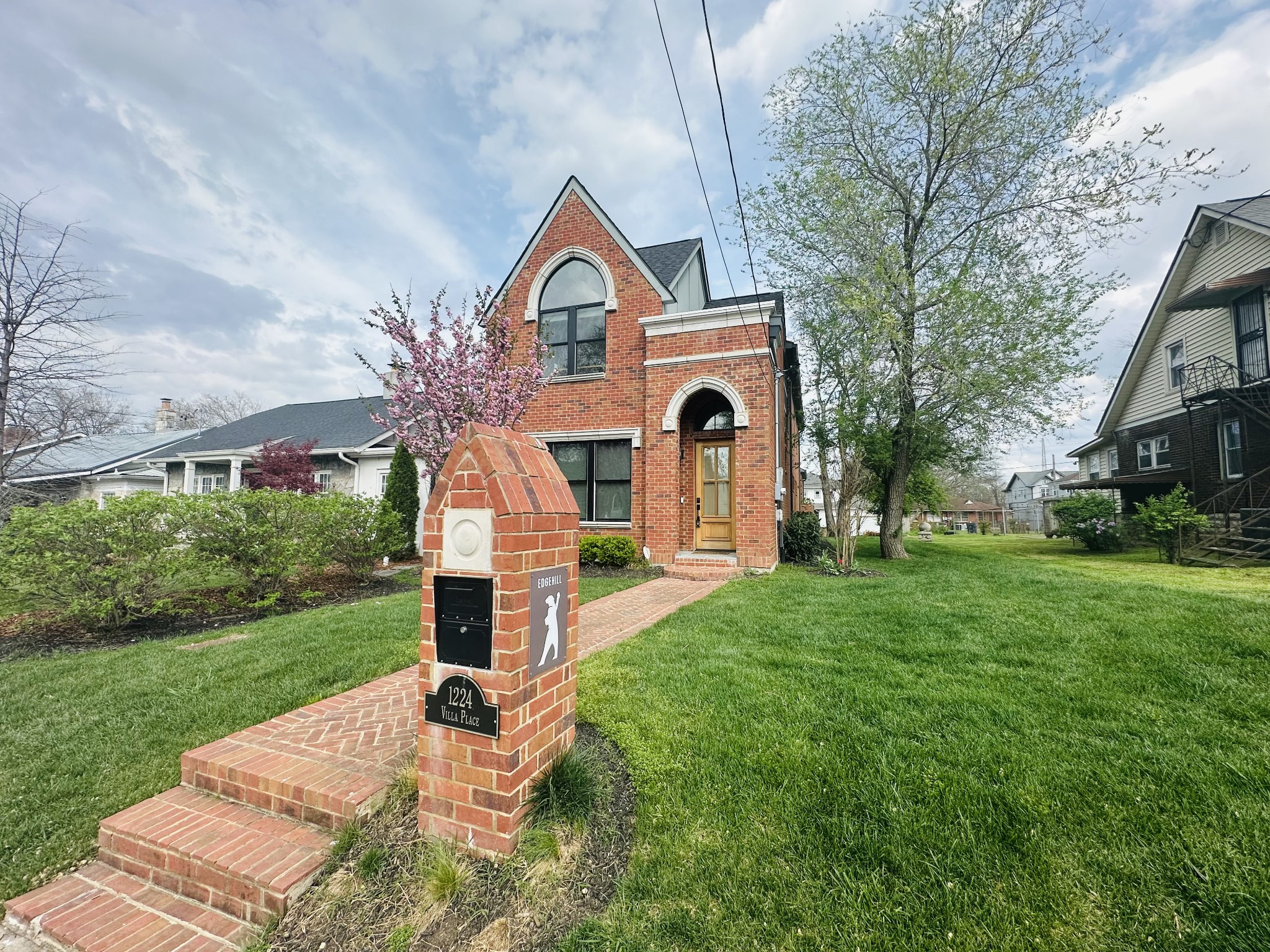 1224 Villa Pl