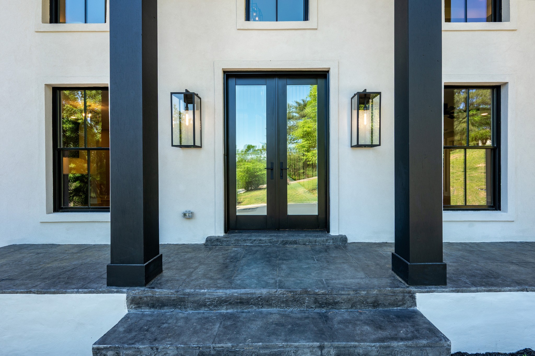 1235 Carl Seyfert Memorial Dr